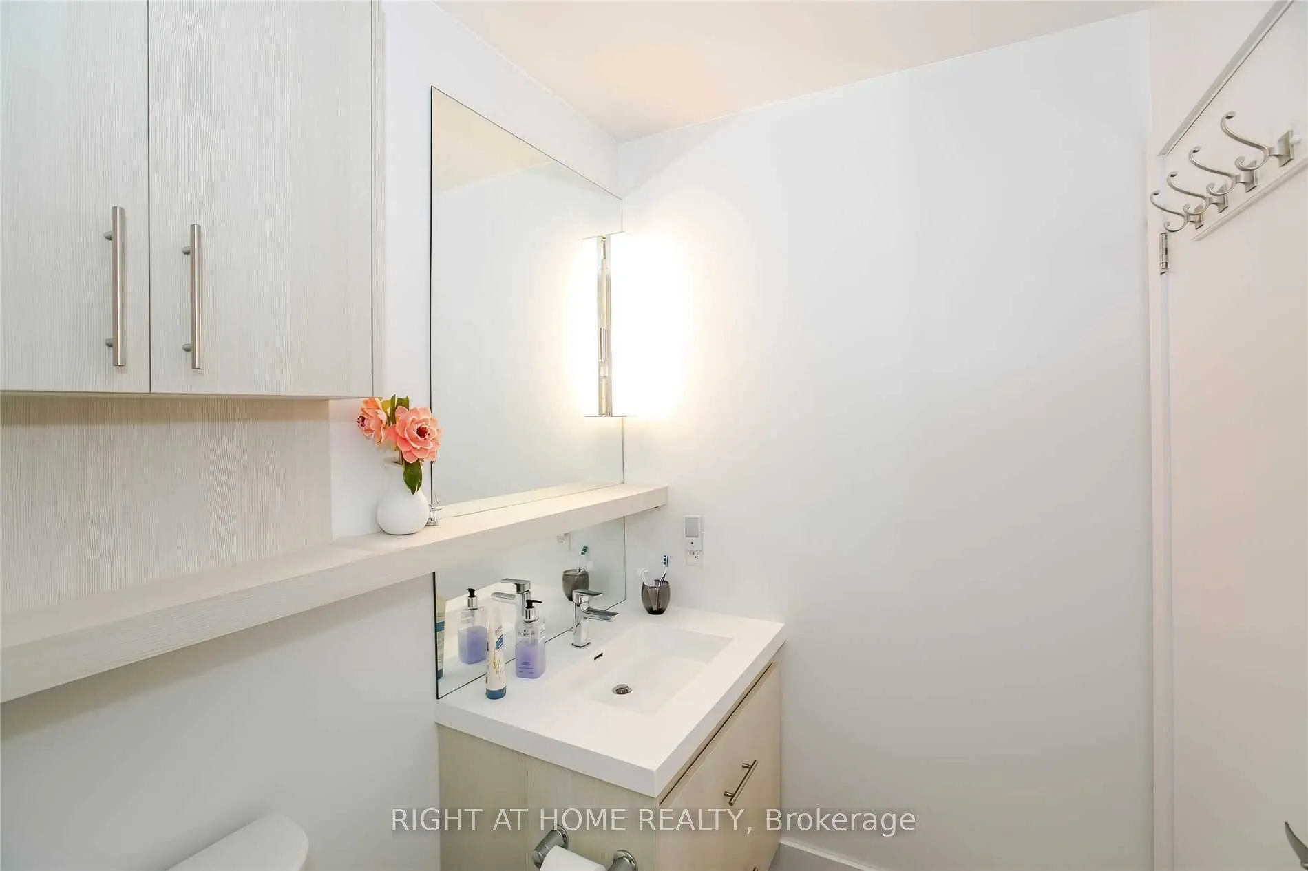 150 Fairview Mall Drive, #411