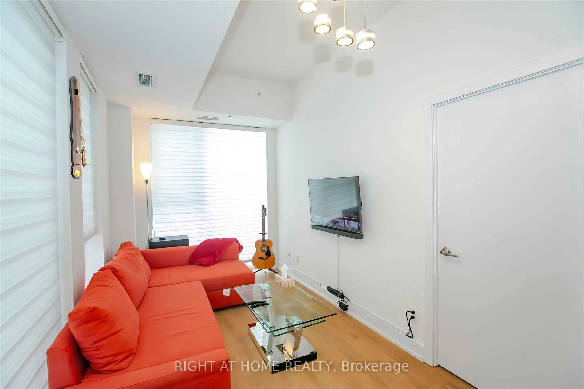 150 Fairview Mall Drive, #411