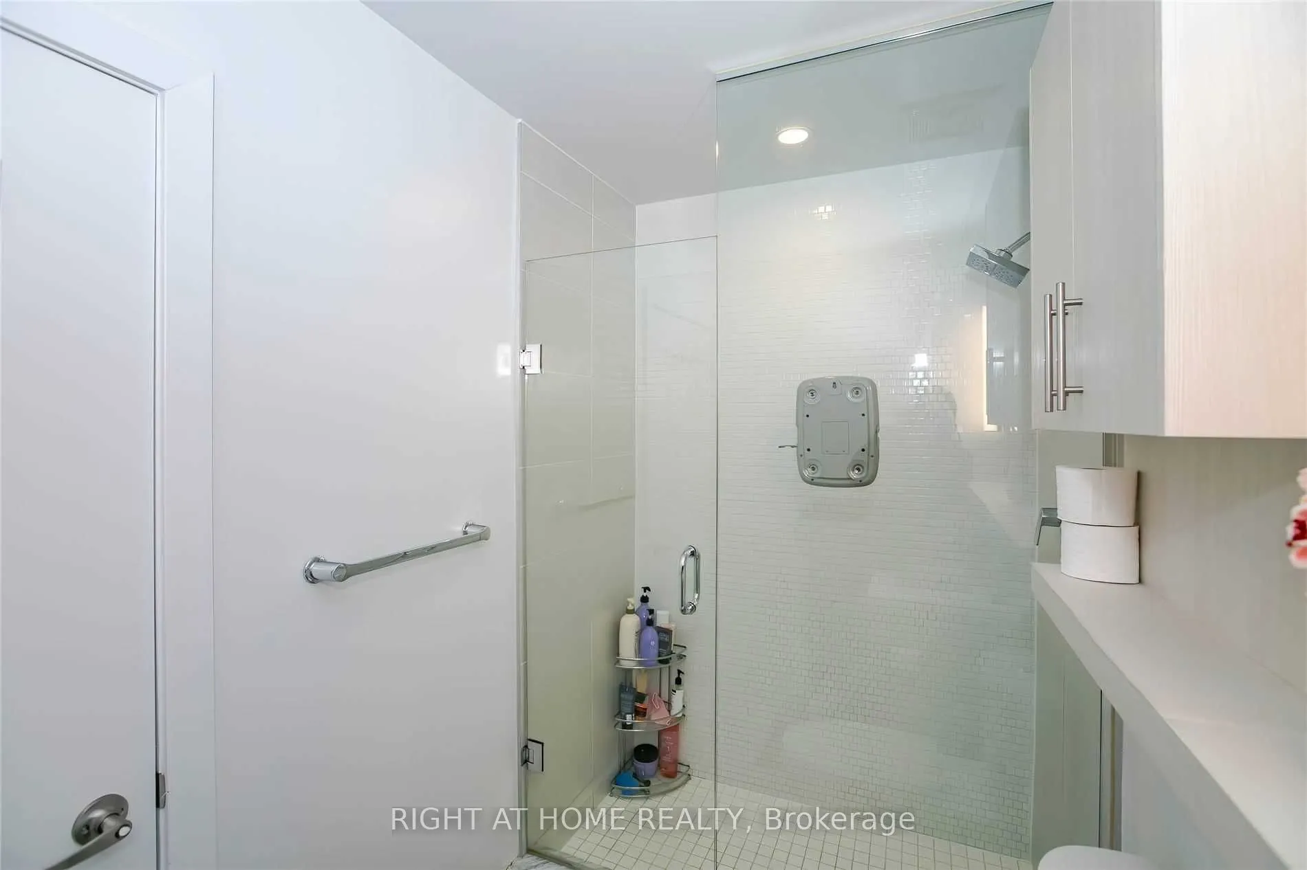 150 Fairview Mall Drive, #411