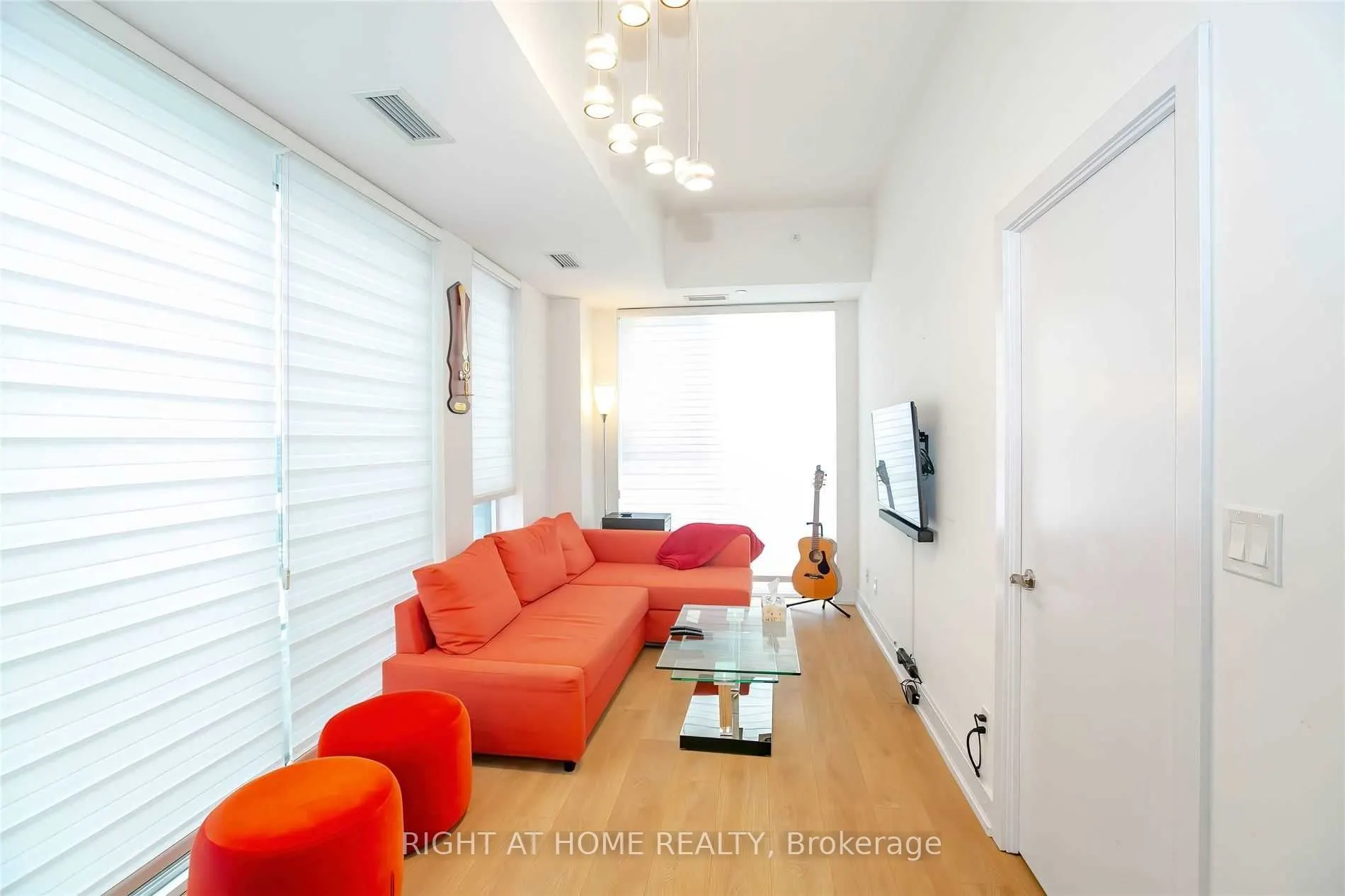 150 Fairview Mall Drive, #411