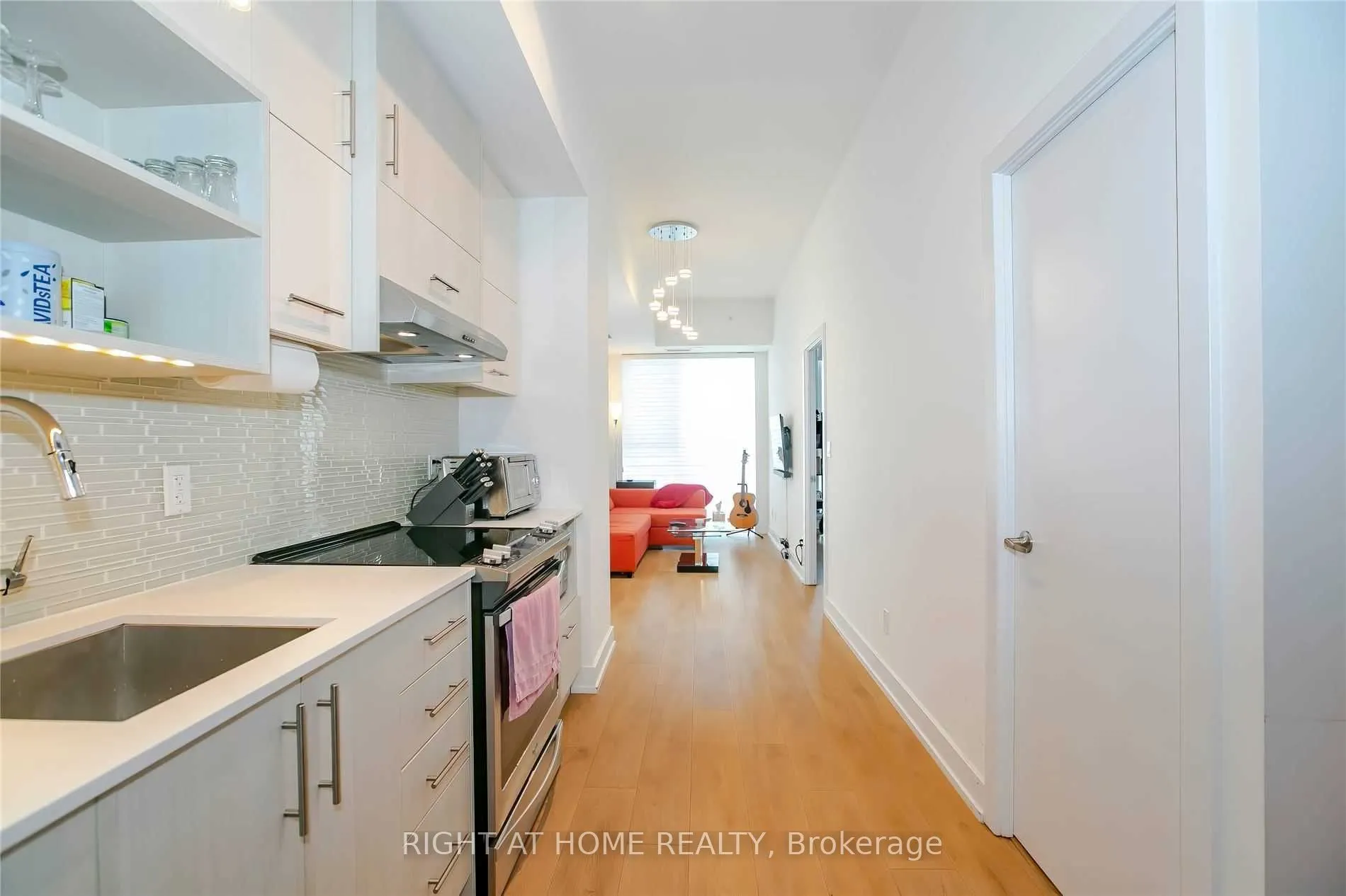 150 Fairview Mall Drive, #411