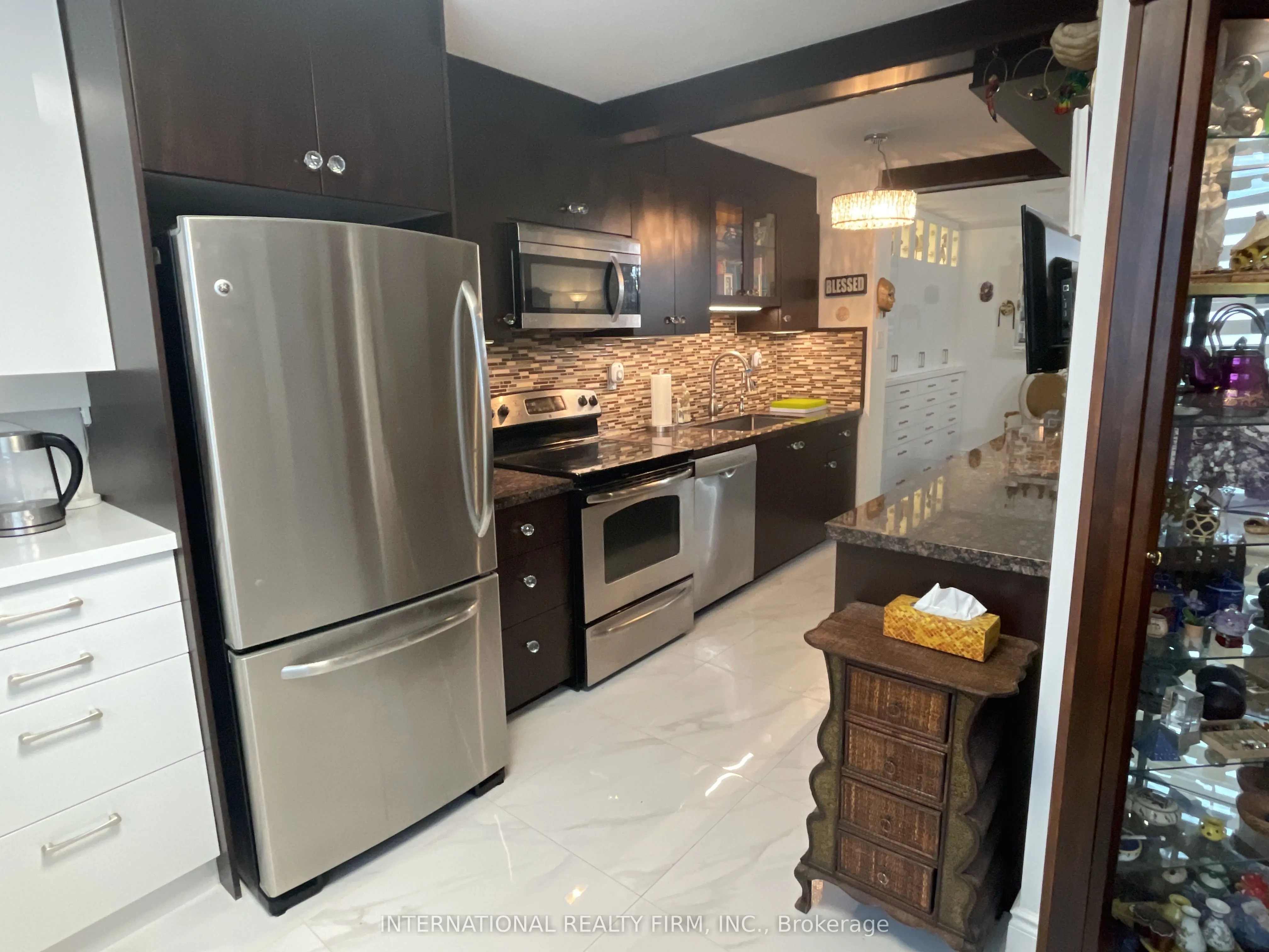 80 Antibes Drive, #1905