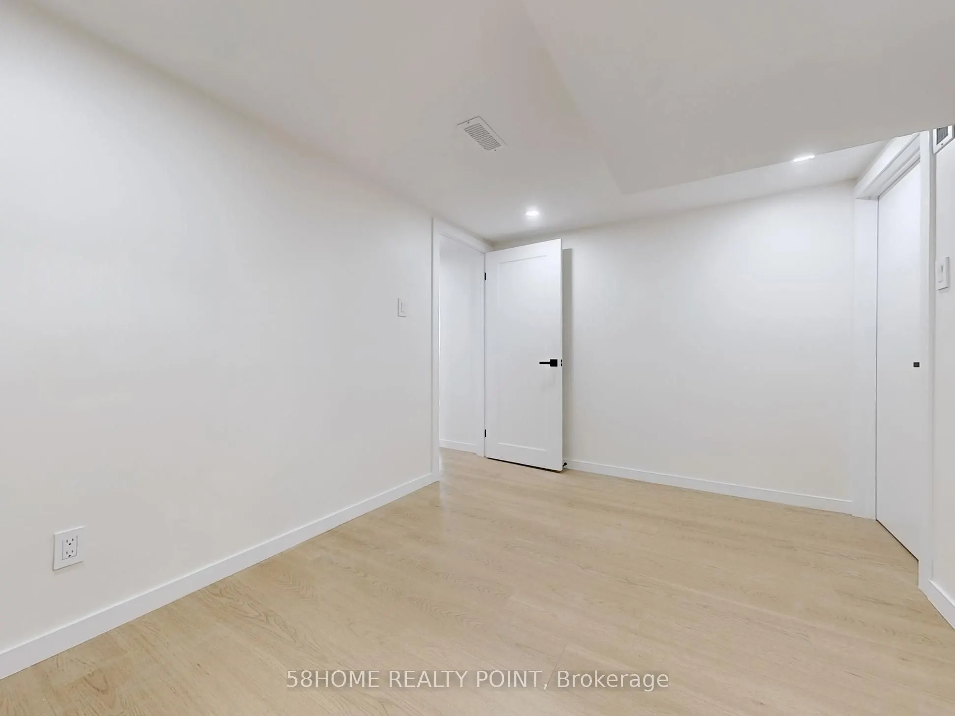 24 Ternhill Crescent, #Lower