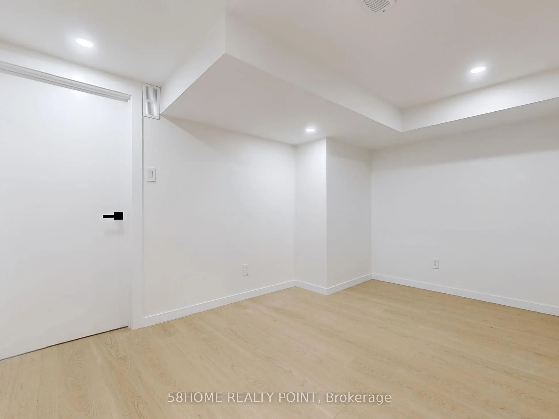 24 Ternhill Crescent, #Lower