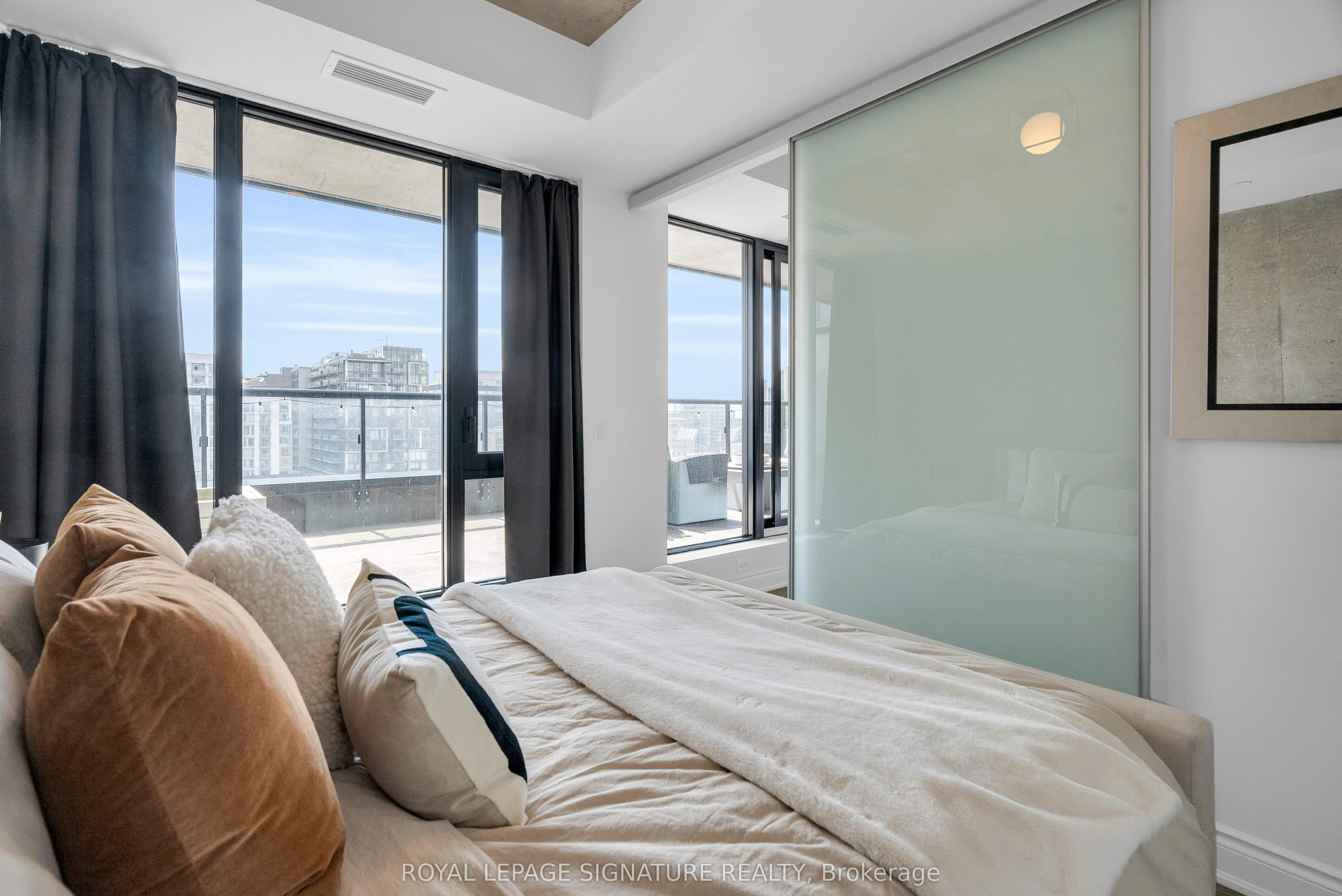 608 Richmond Street W, #1105