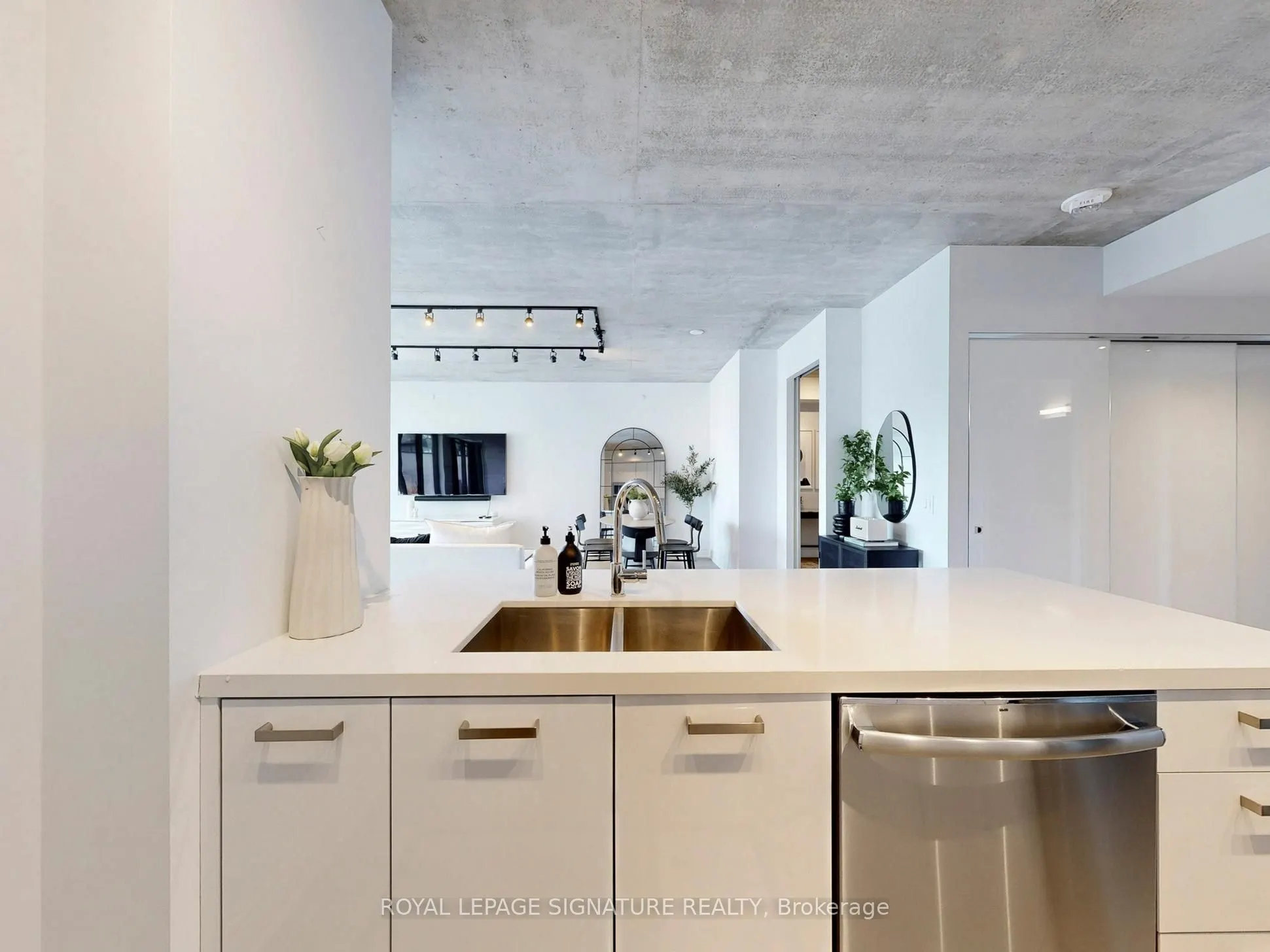 608 Richmond Street W, #1105
