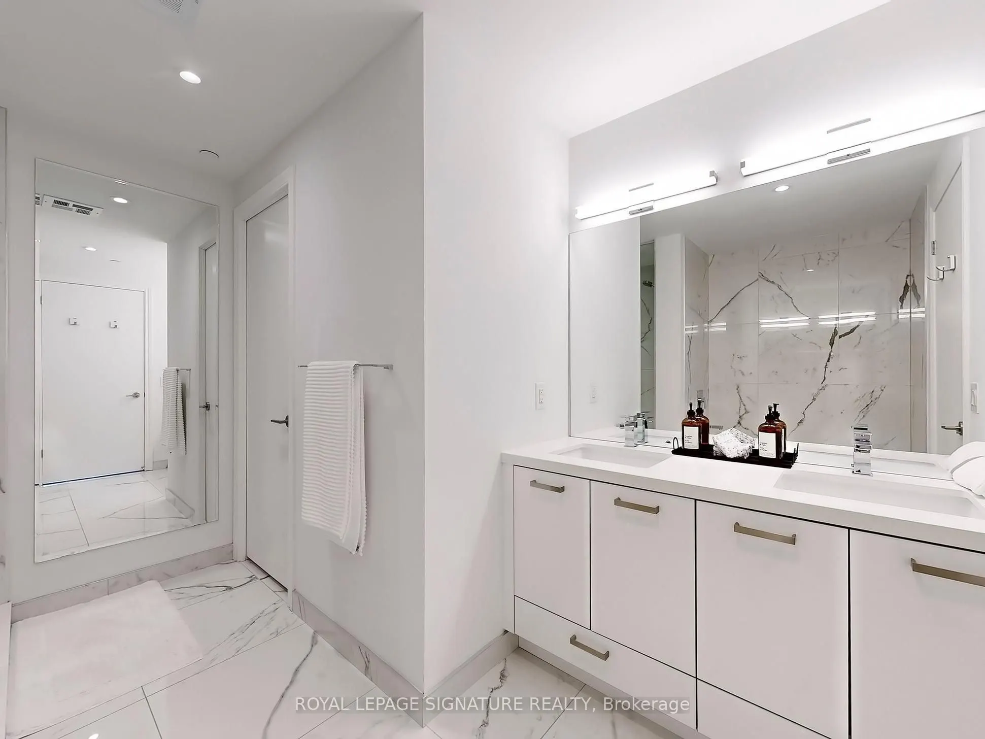 608 Richmond Street W, #1105