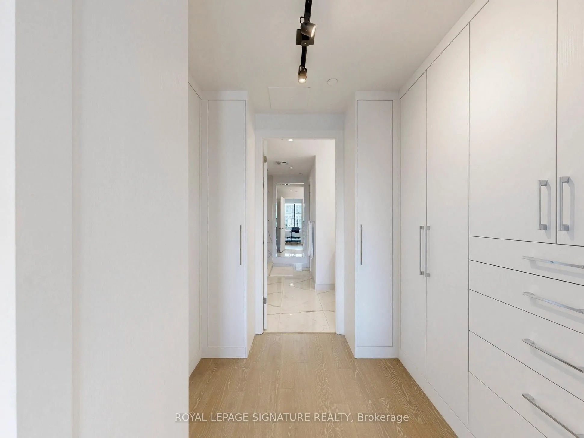 608 Richmond Street W, #1105