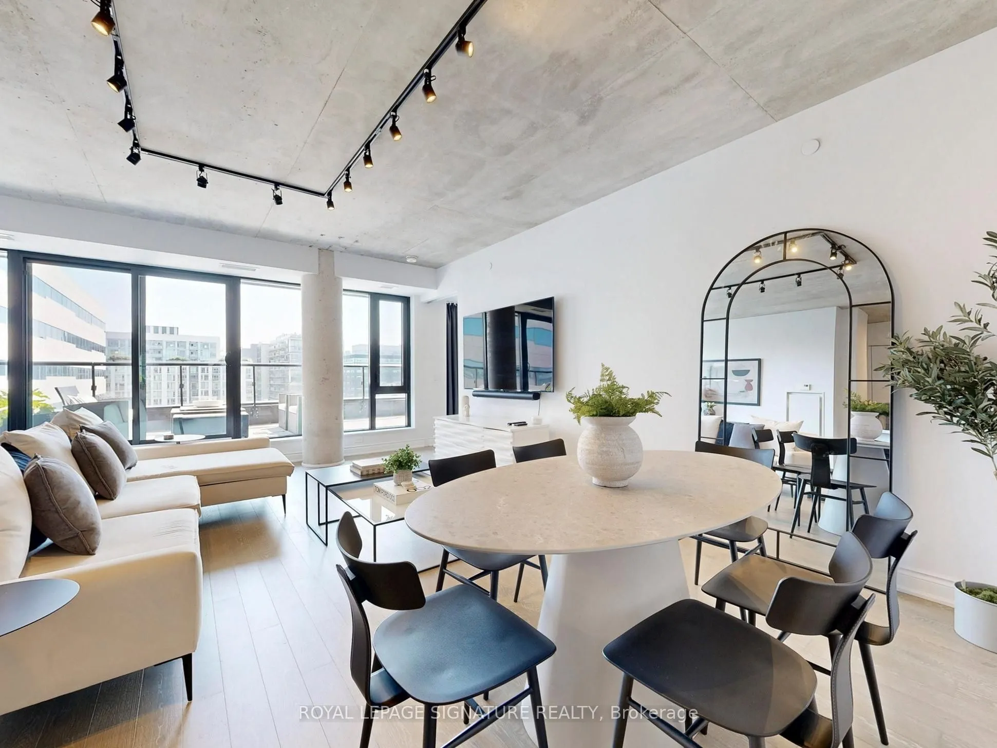 608 Richmond Street W, #1105