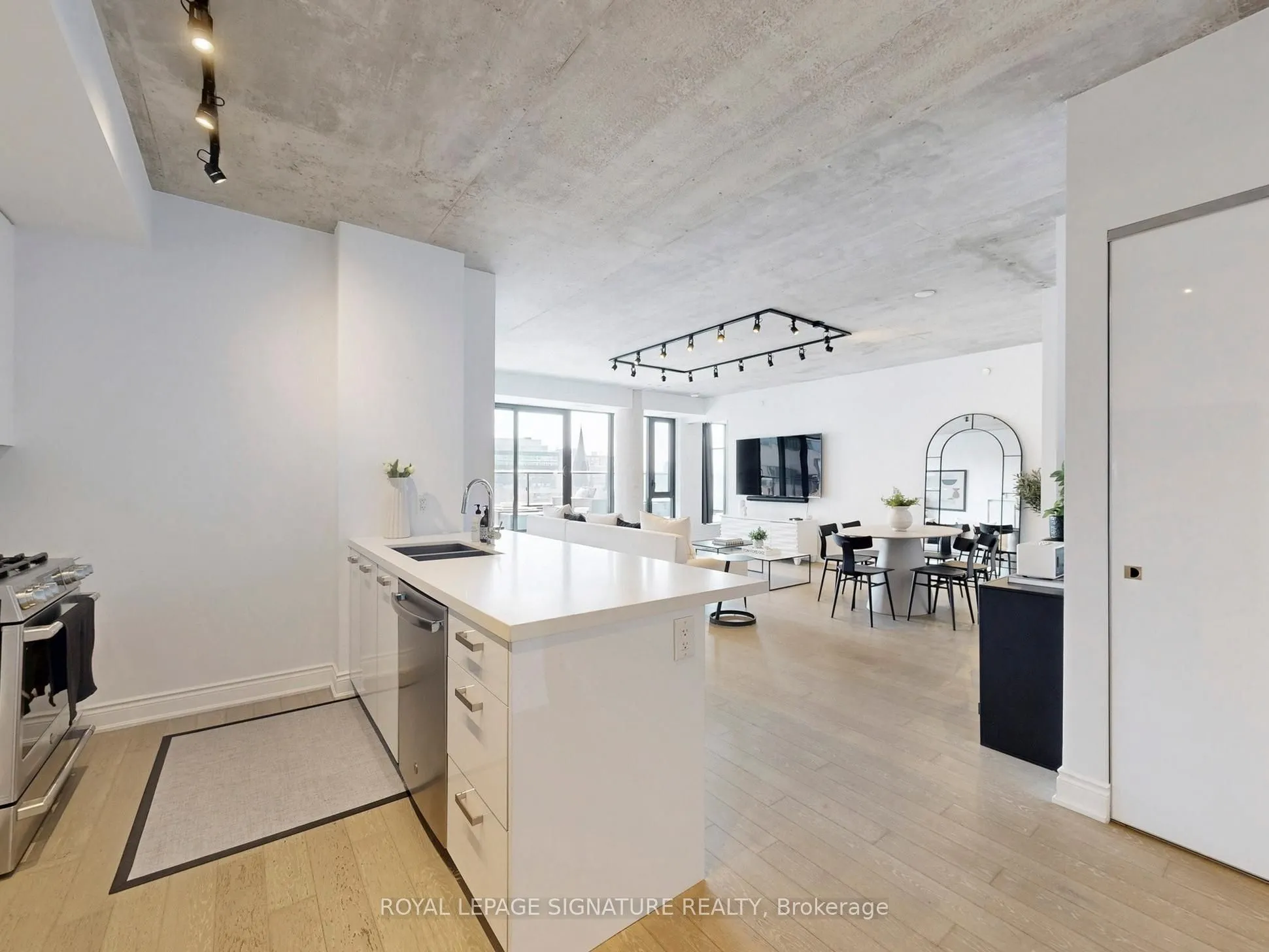 608 Richmond Street W, #1105