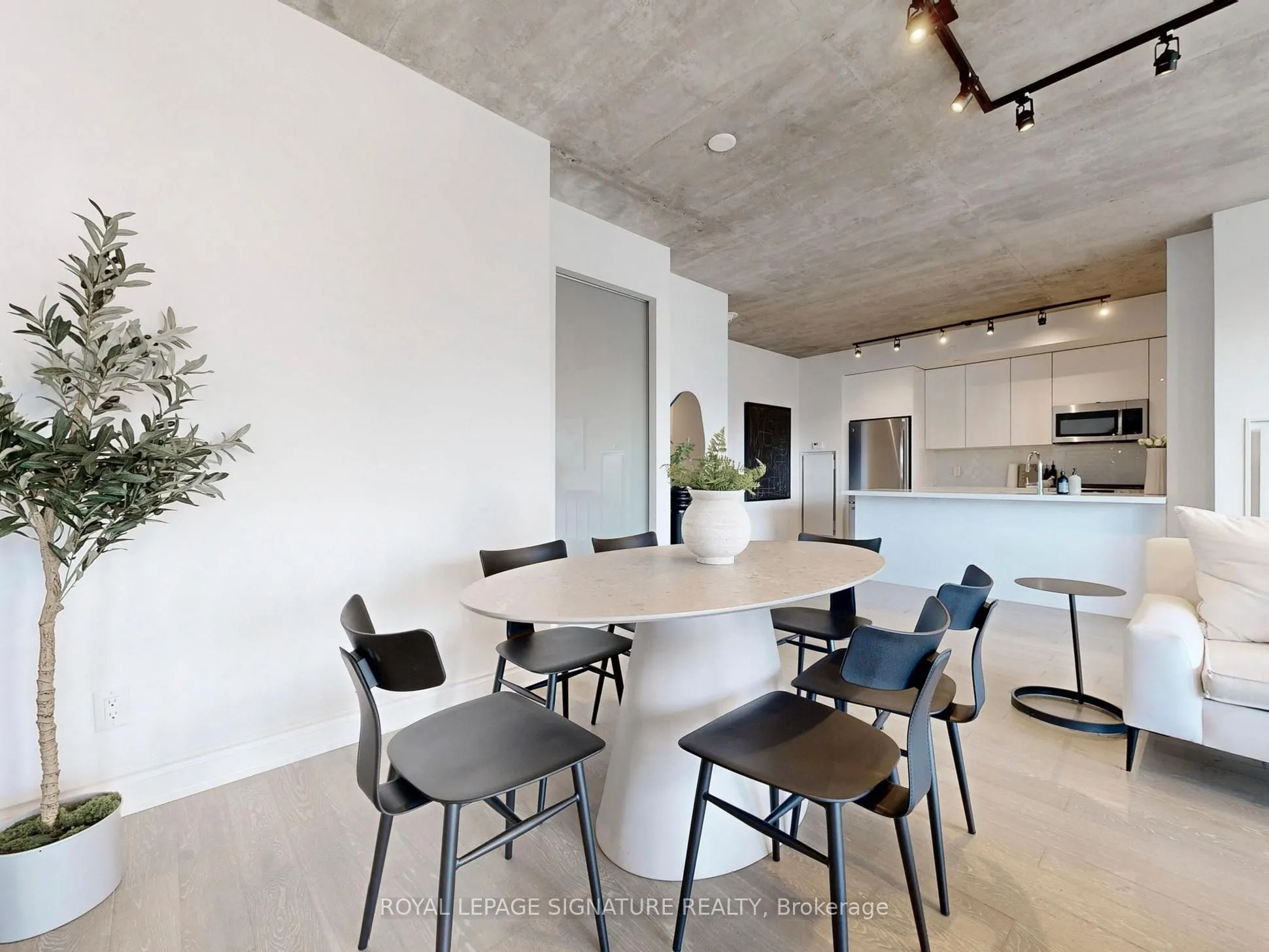 608 Richmond Street W, #1105