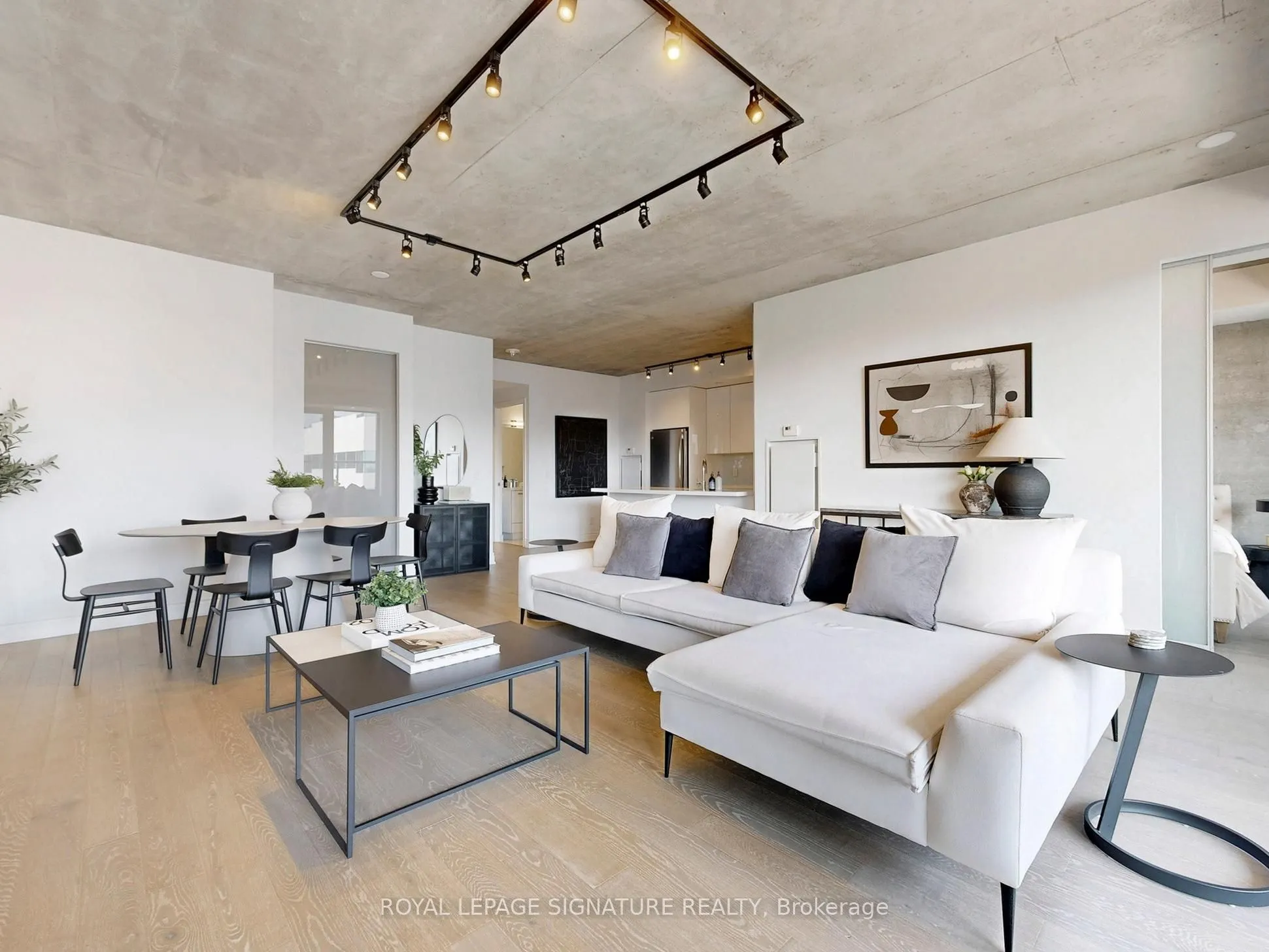 608 Richmond Street W, #1105