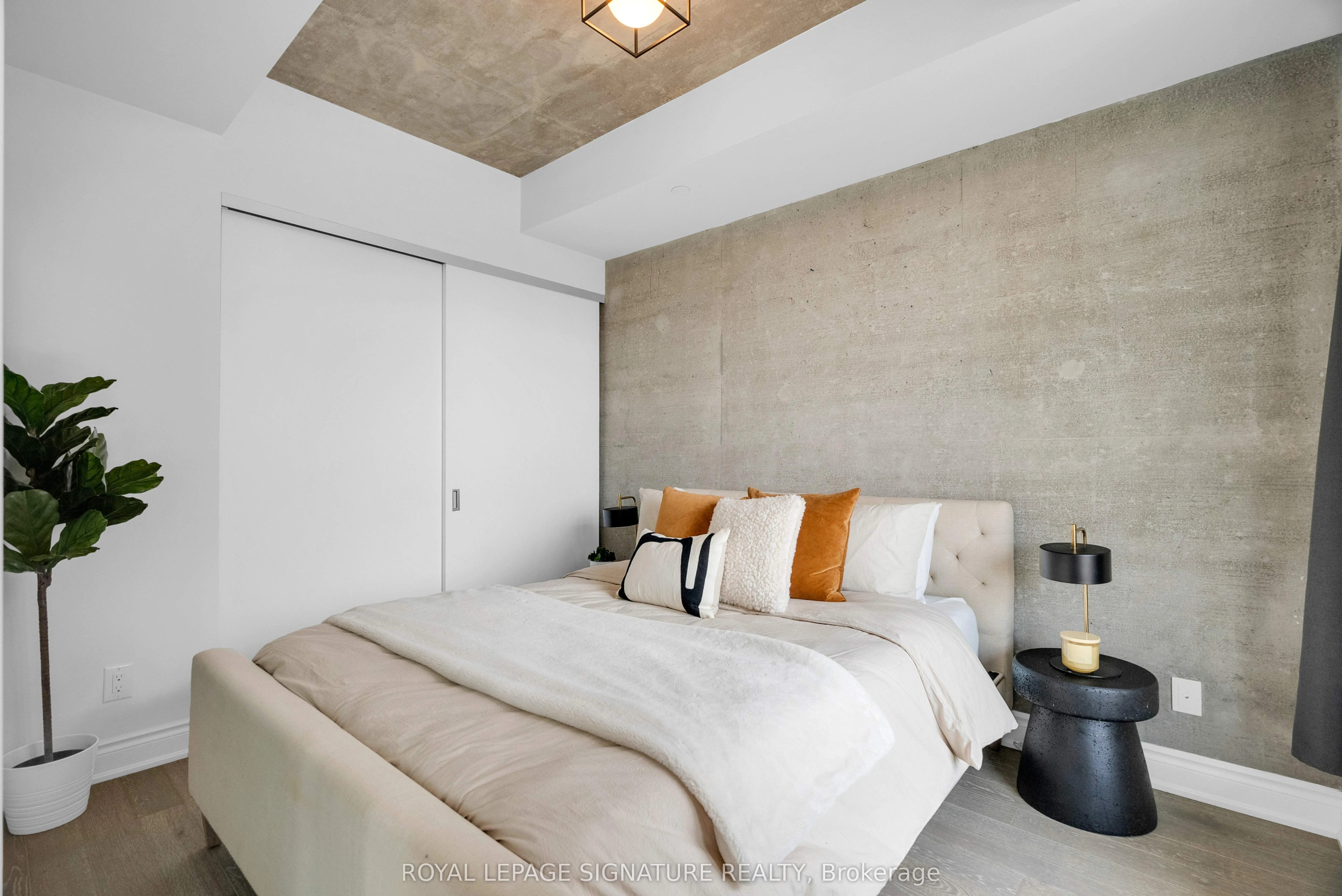 608 Richmond Street W, #1105