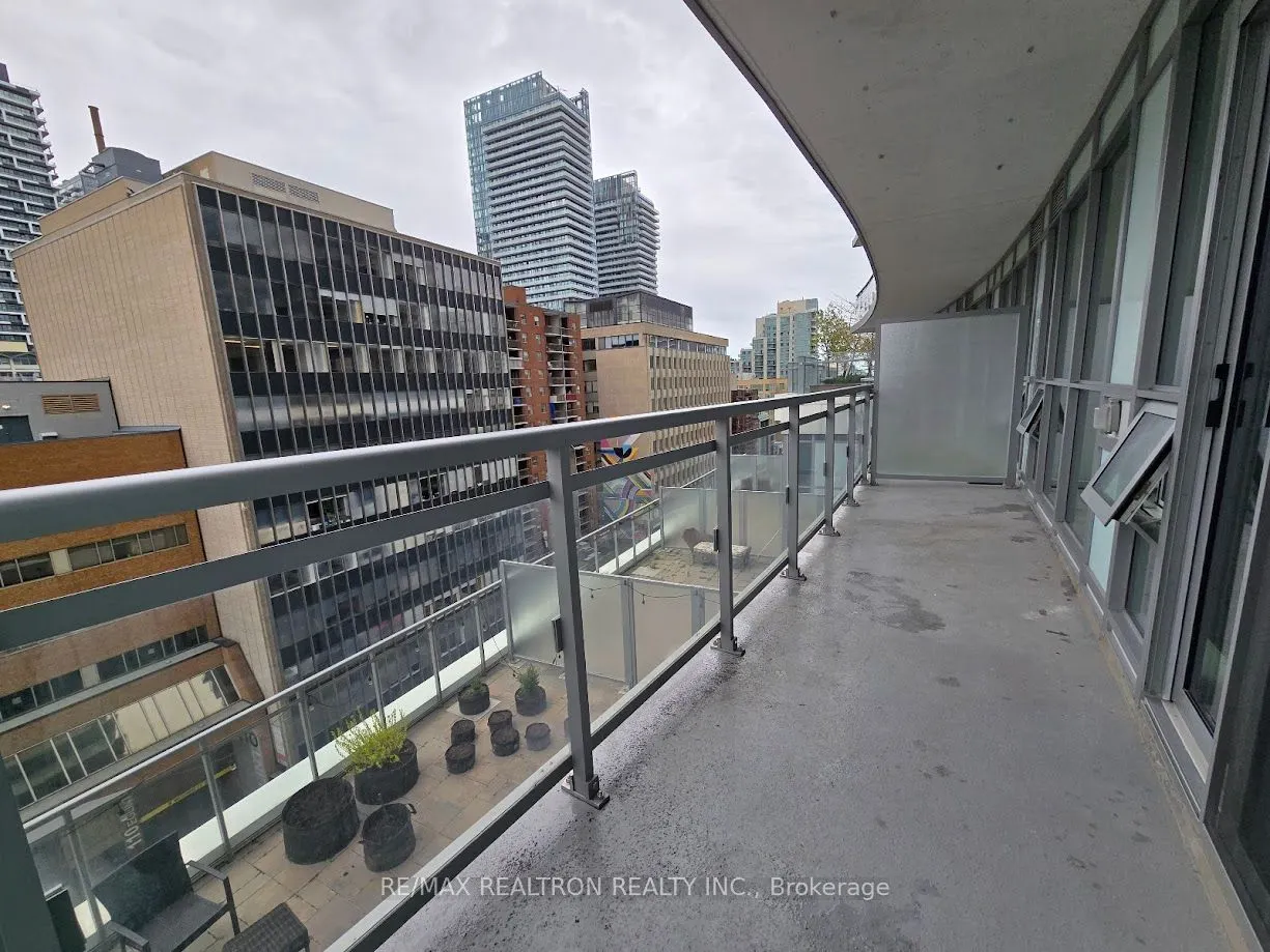 89 Dunfield Avenue, #803