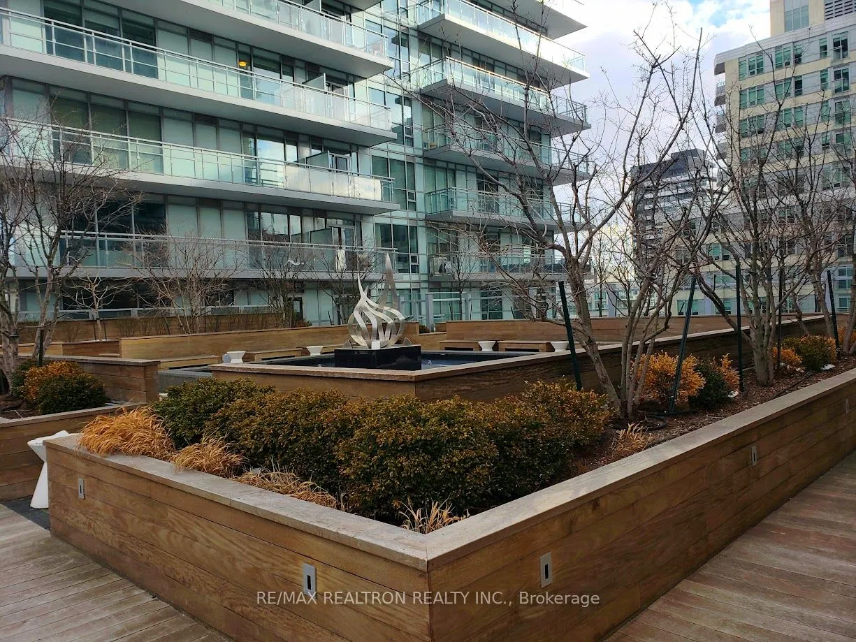 89 Dunfield Avenue, #803