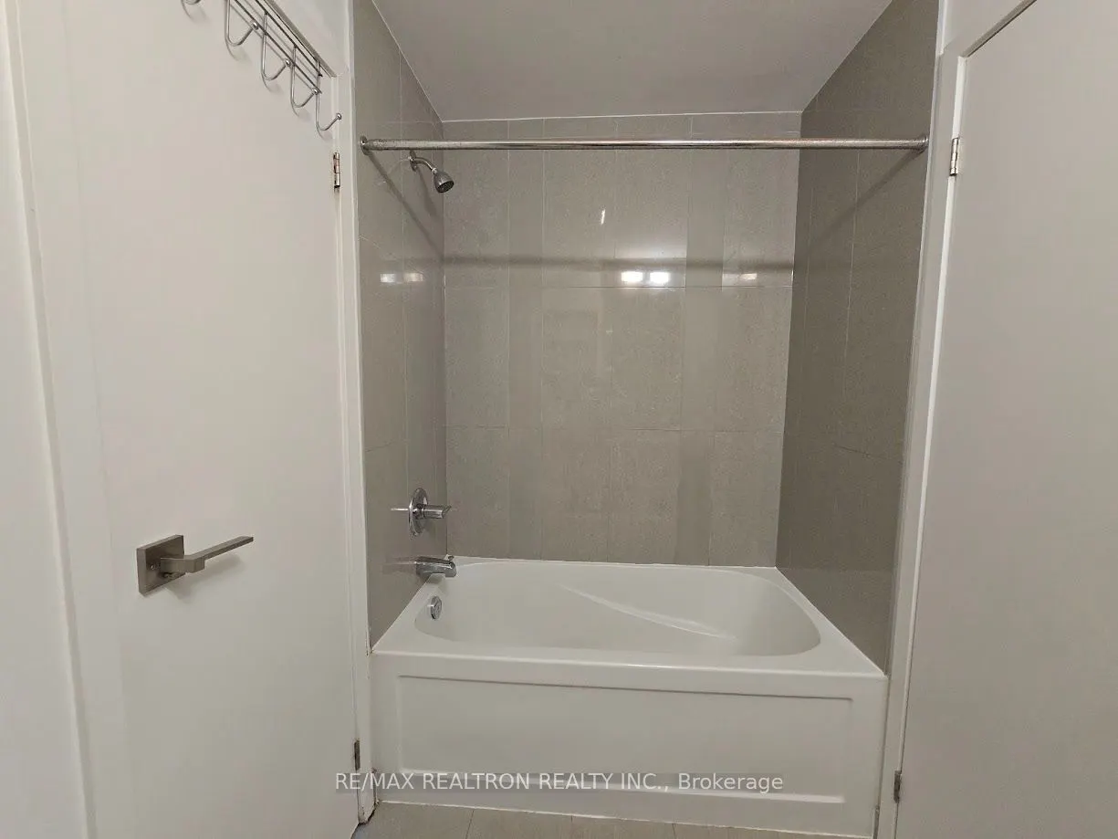 89 Dunfield Avenue, #803