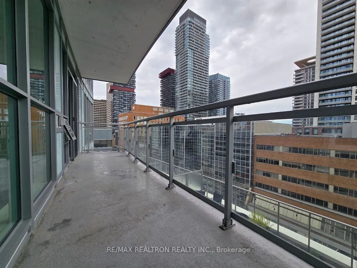 89 Dunfield Avenue, #803
