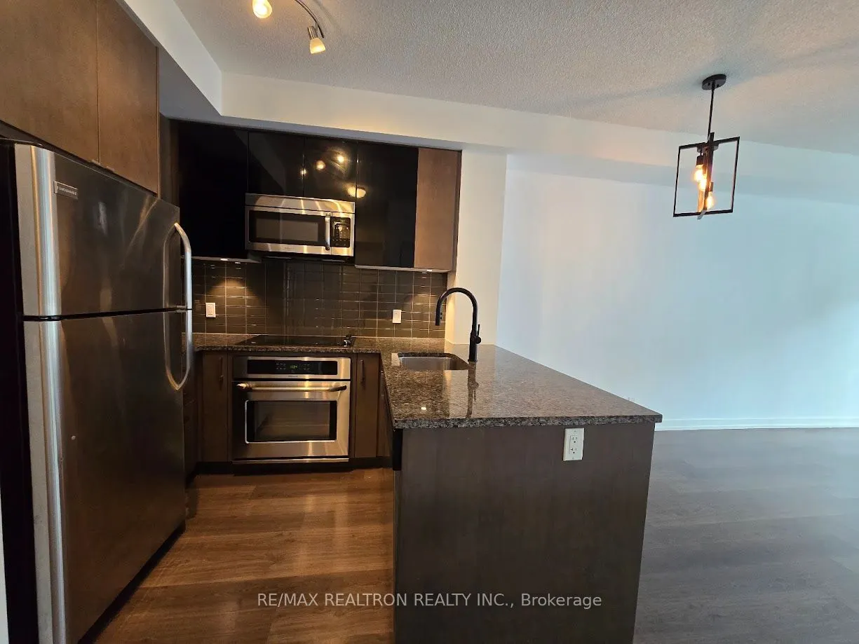 89 Dunfield Avenue, #803