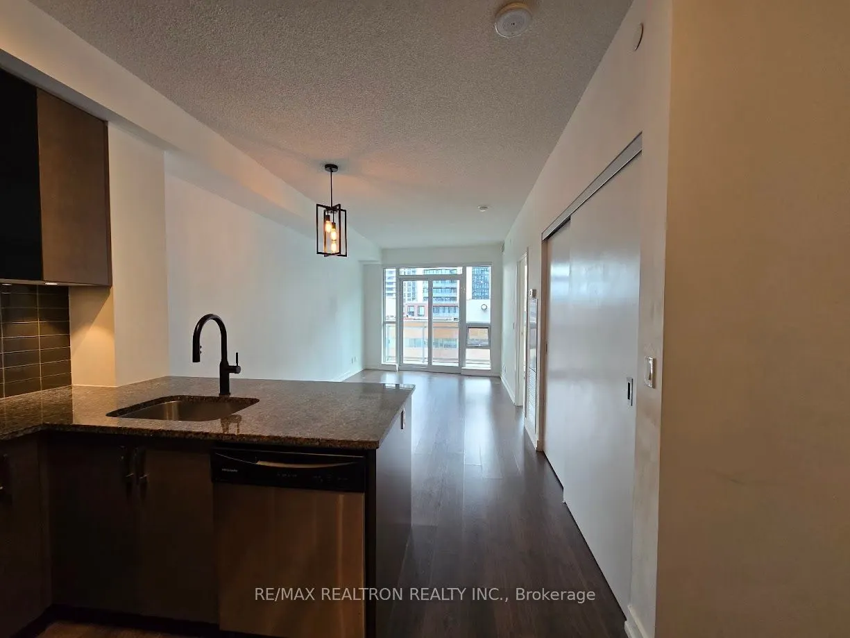 89 Dunfield Avenue, #803