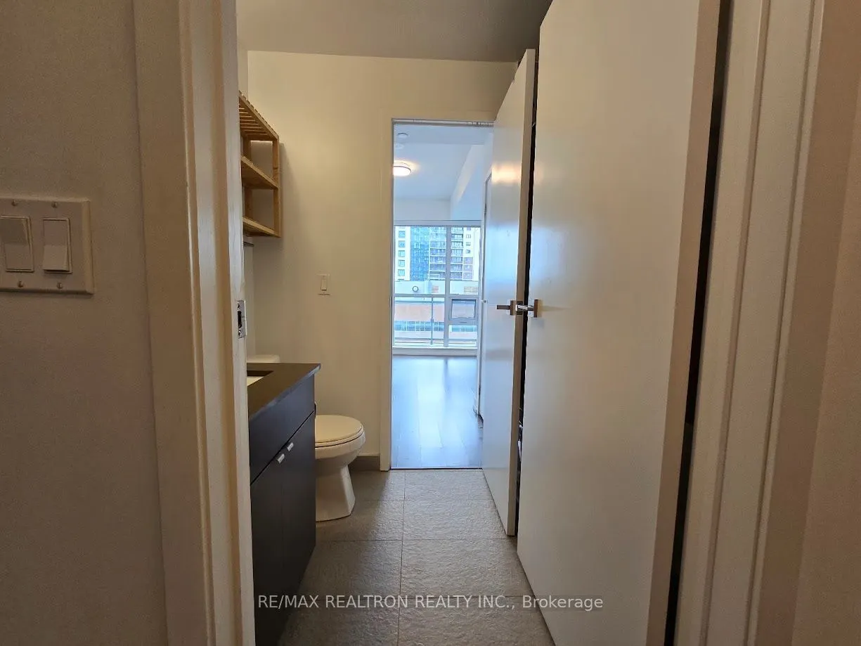 89 Dunfield Avenue, #803