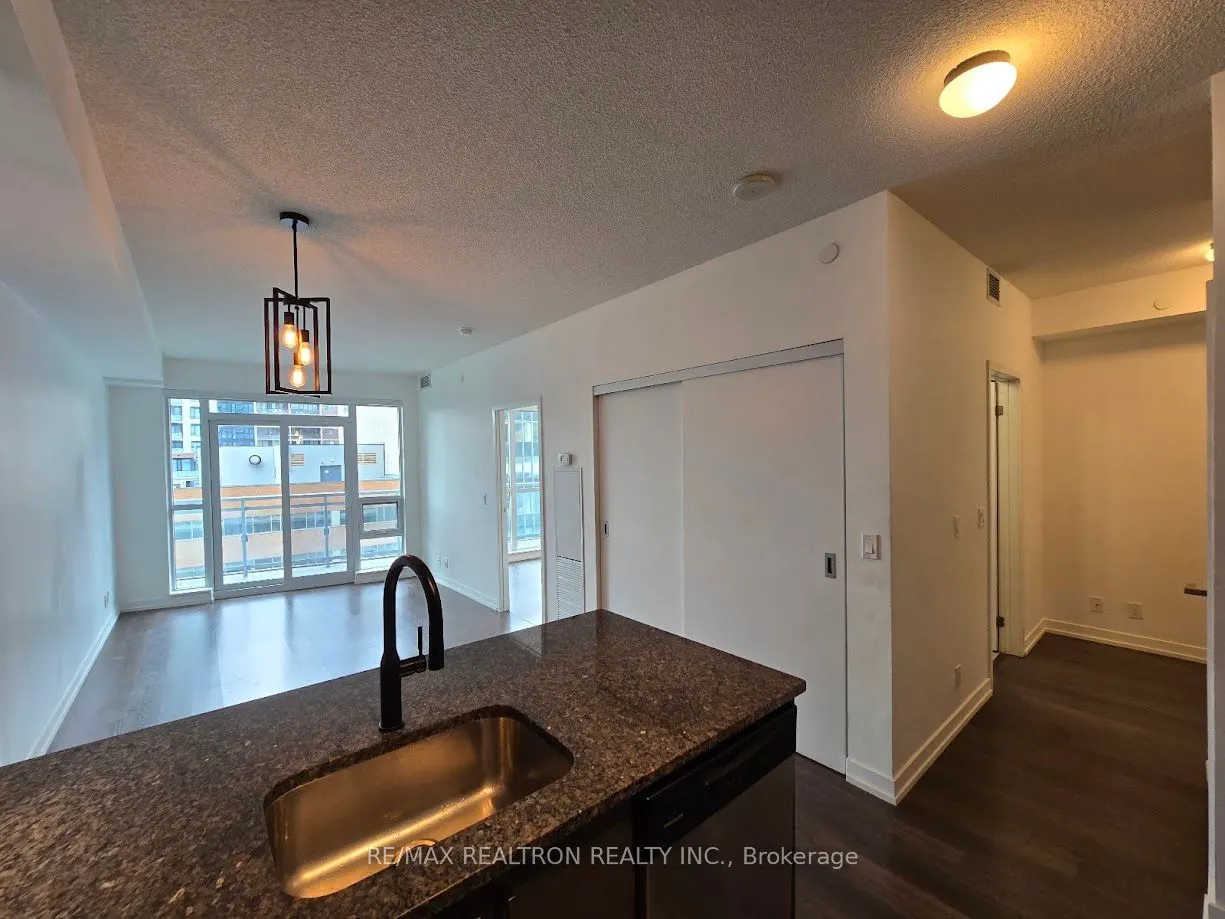 89 Dunfield Avenue, #803