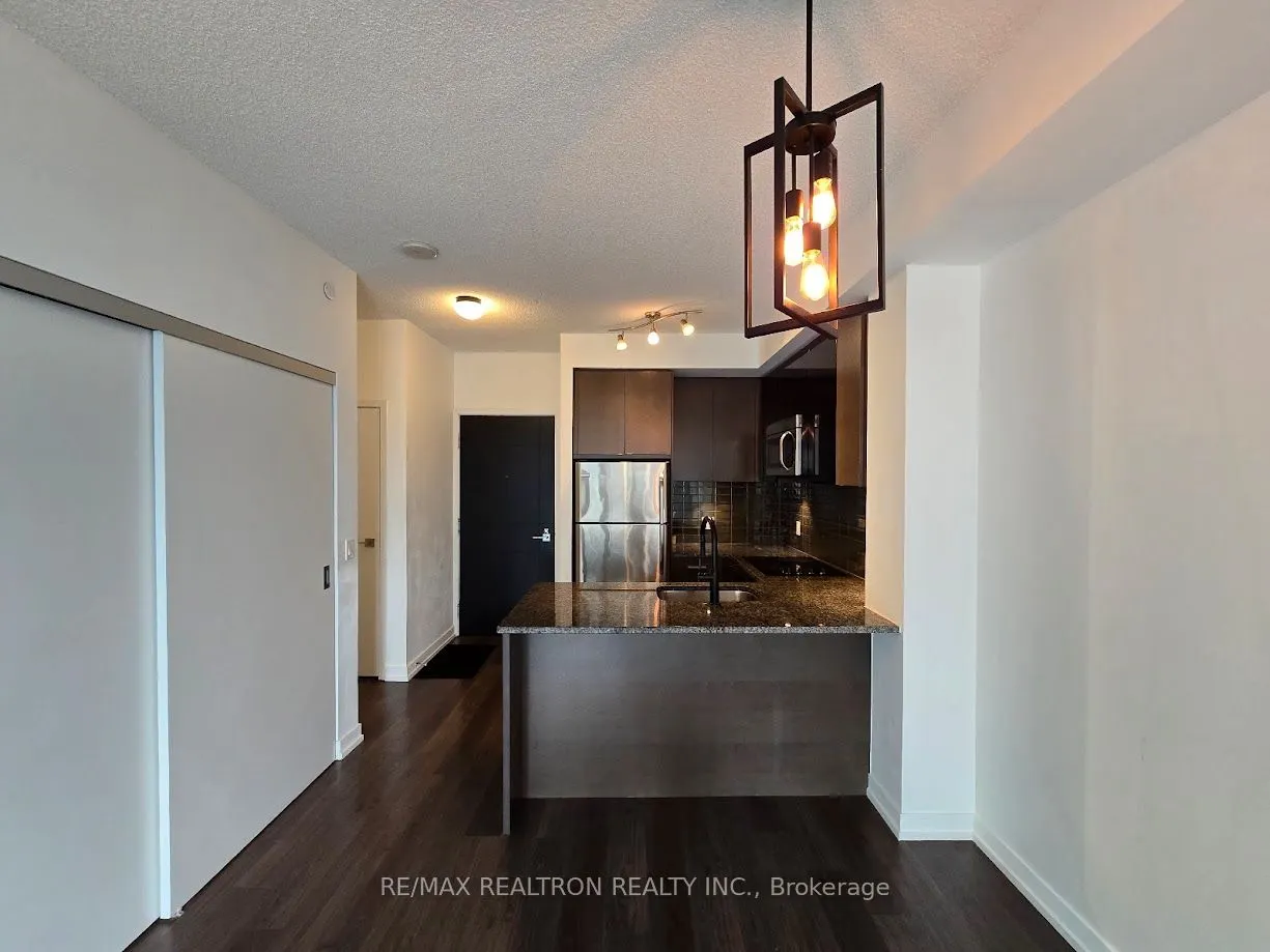 89 Dunfield Avenue, #803