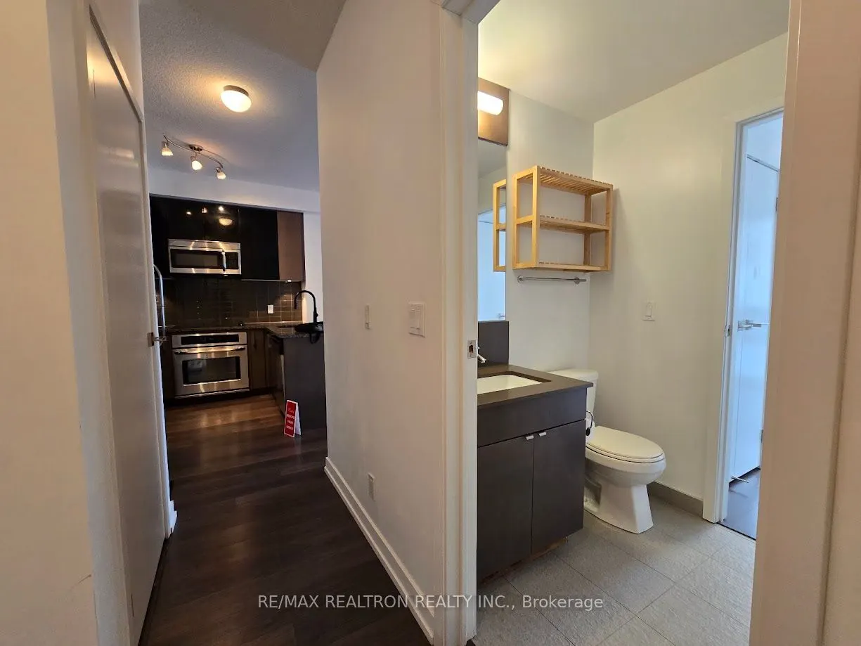 89 Dunfield Avenue, #803