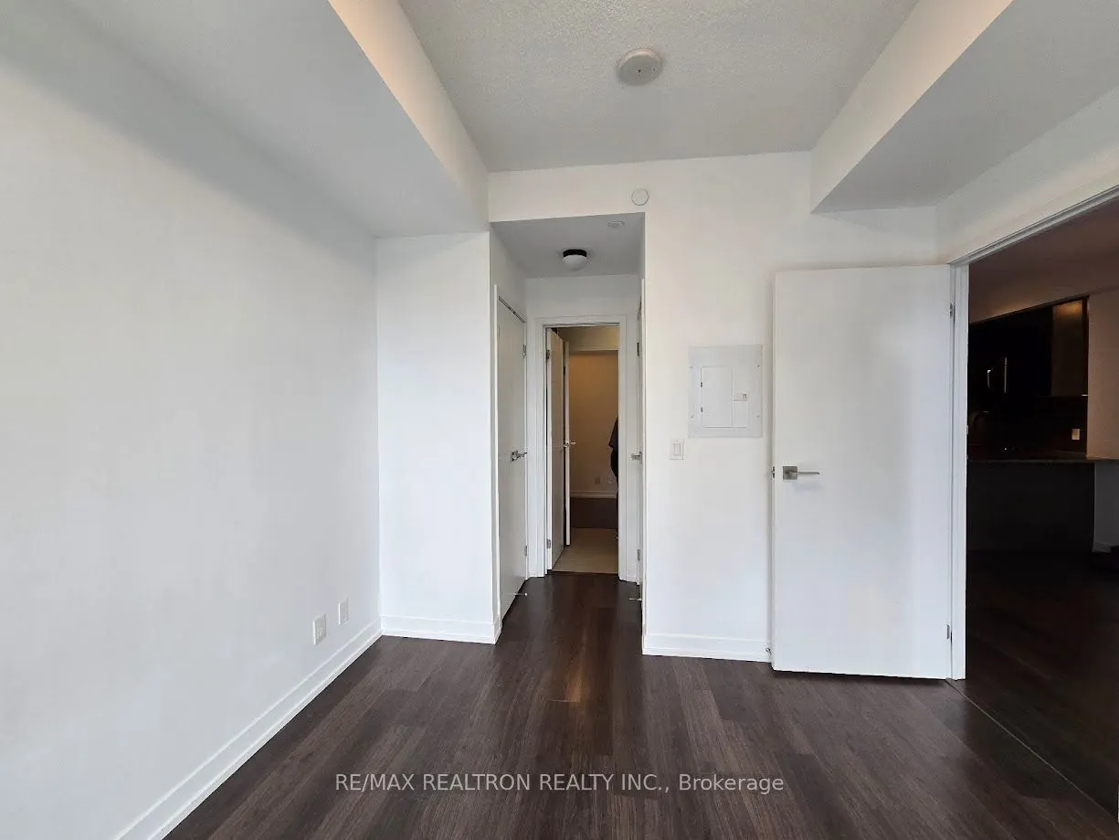 89 Dunfield Avenue, #803