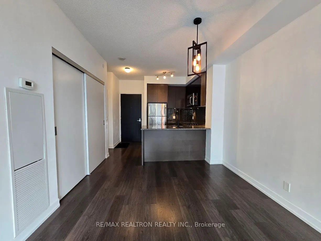 89 Dunfield Avenue, #803