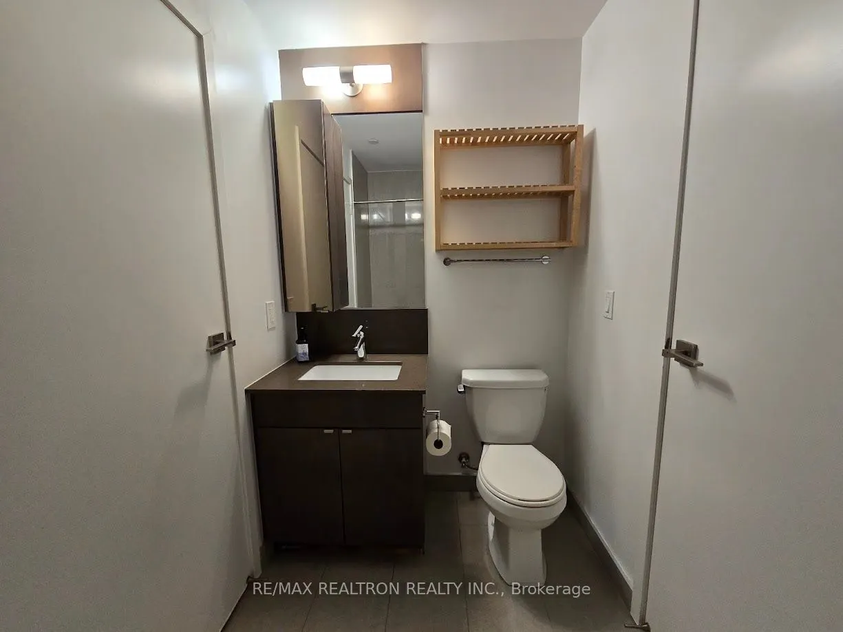 89 Dunfield Avenue, #803
