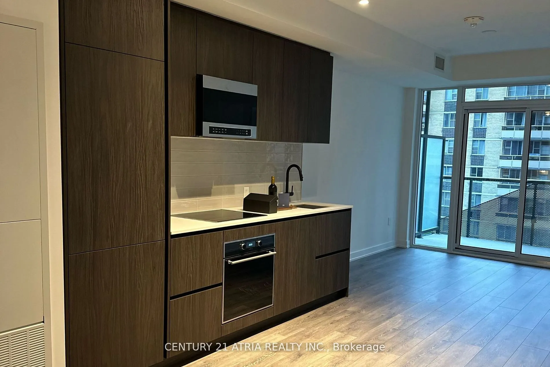 127 Broadway Avenue E, #804