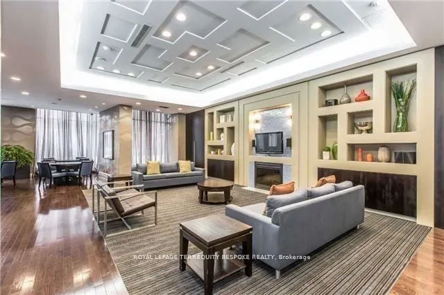 5791 Yonge Street, #801