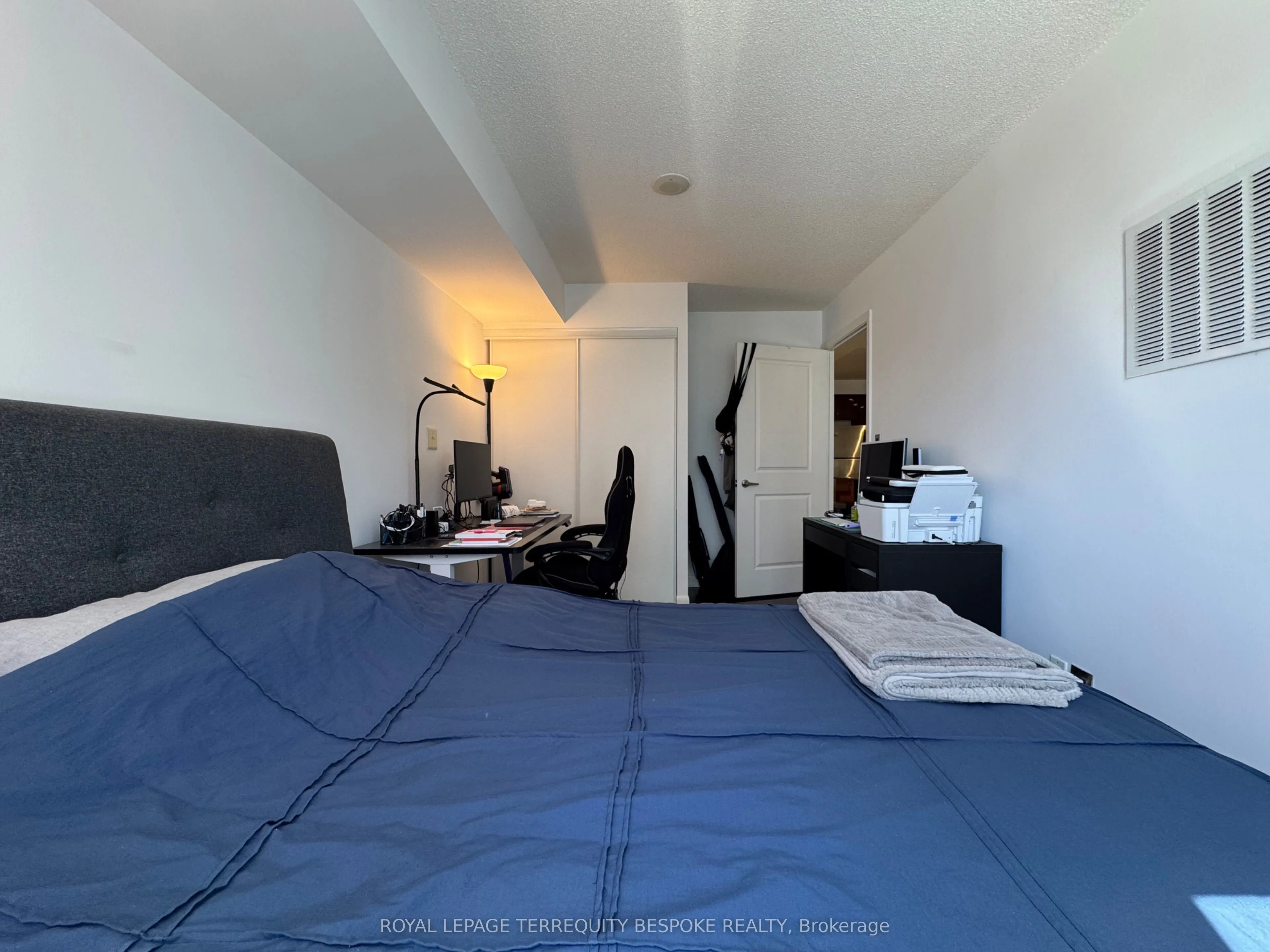 5791 Yonge Street, #801