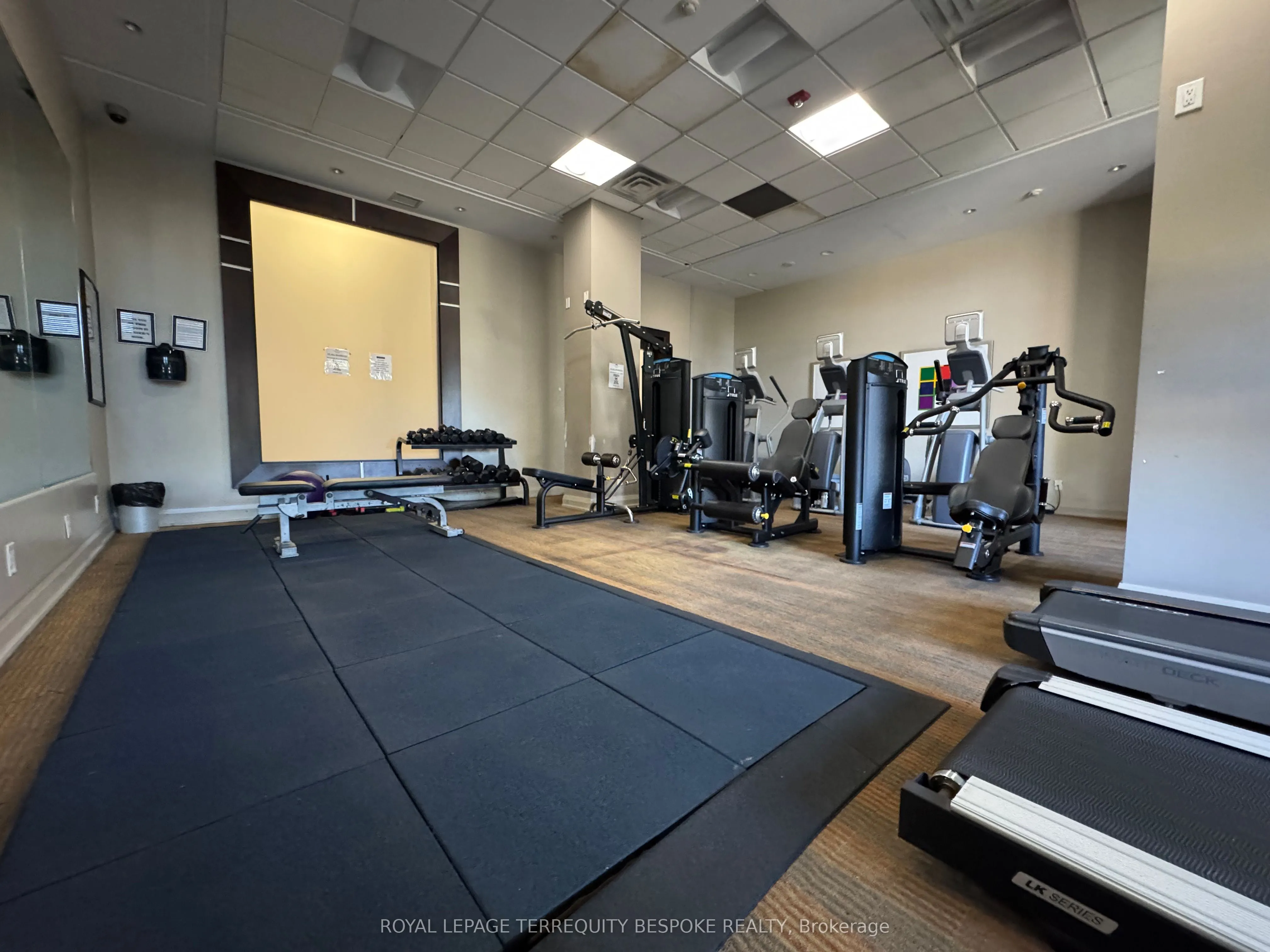 5791 Yonge Street, #801