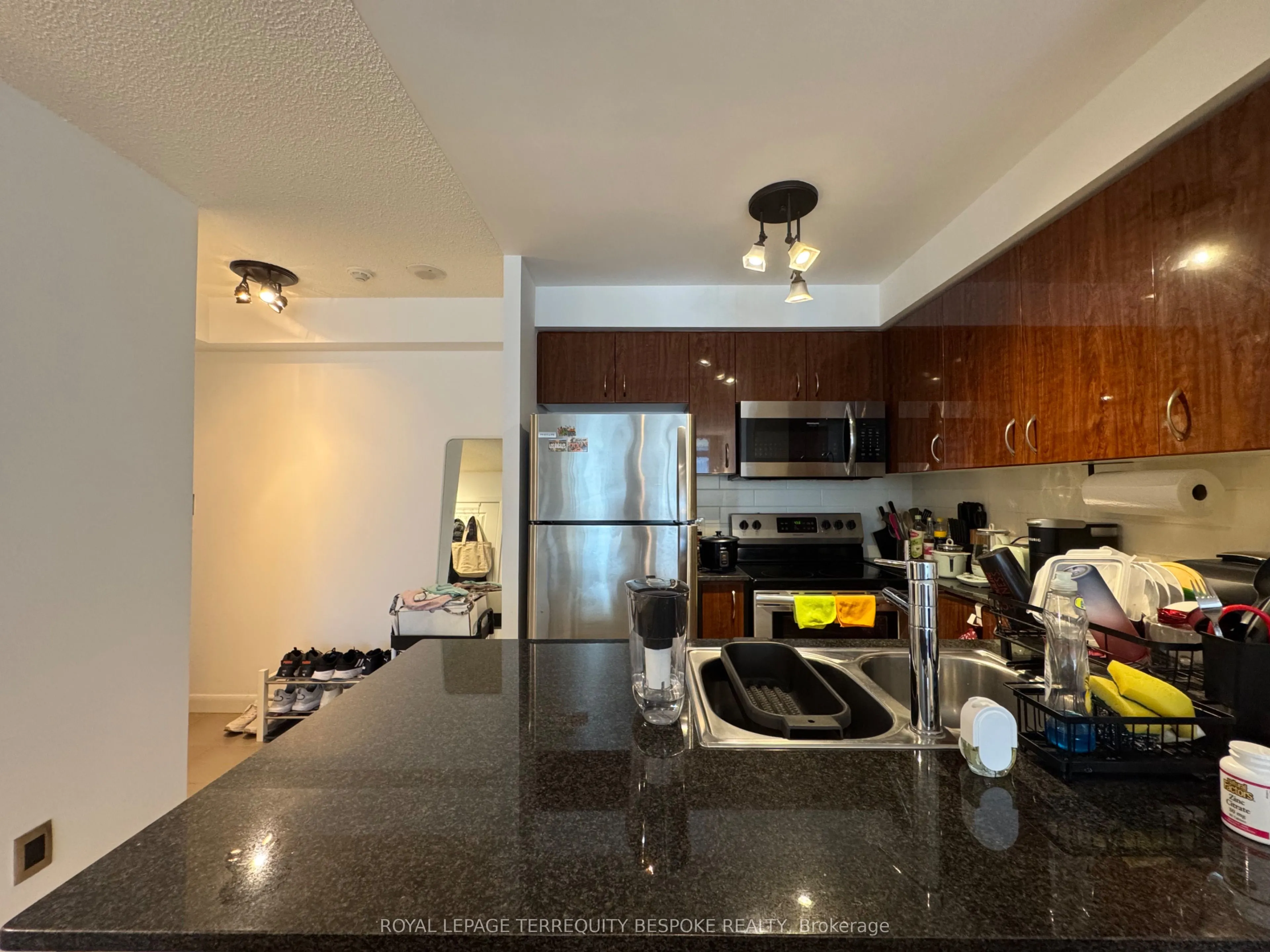 5791 Yonge Street, #801