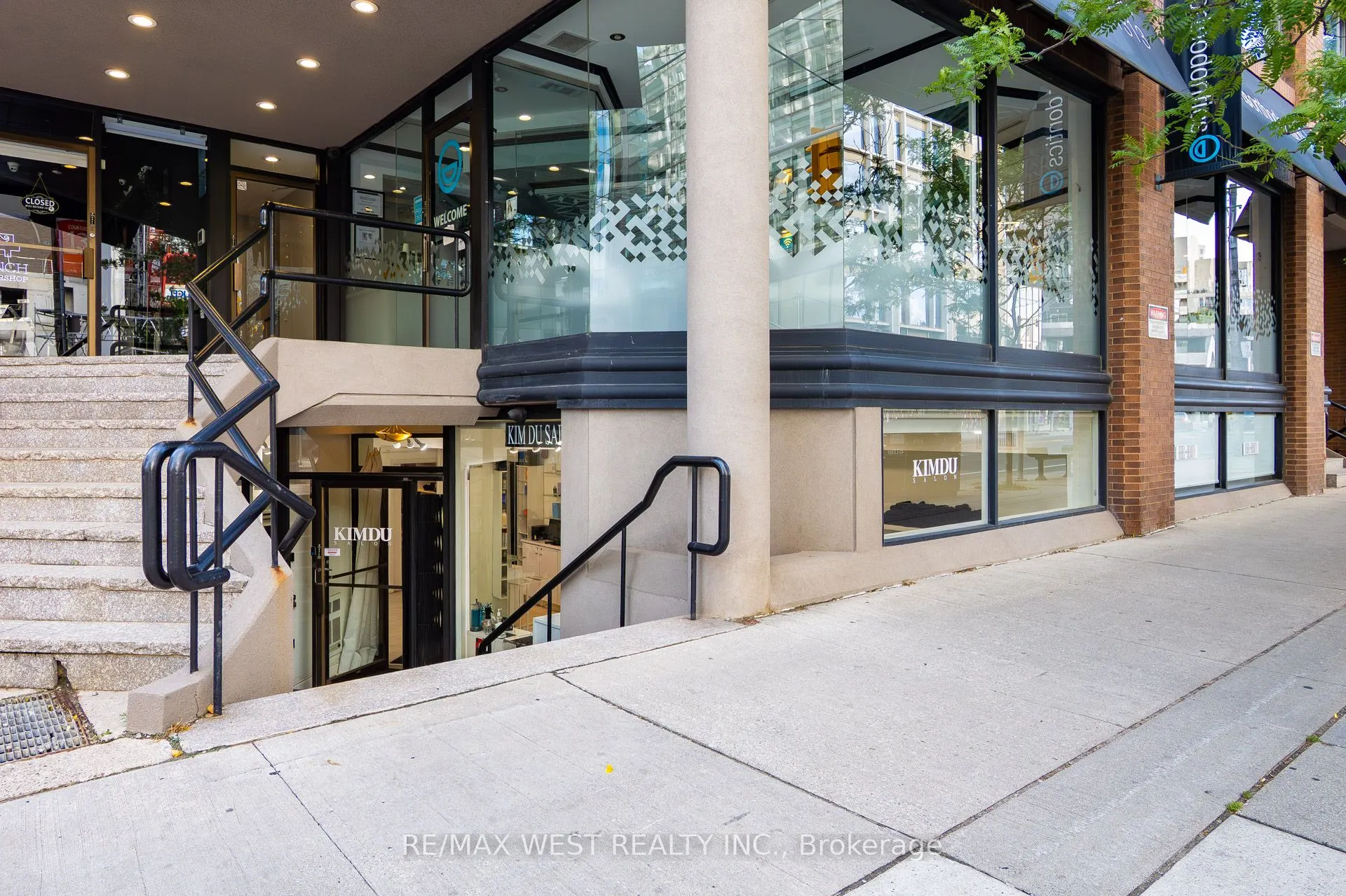 1300 Bay Street