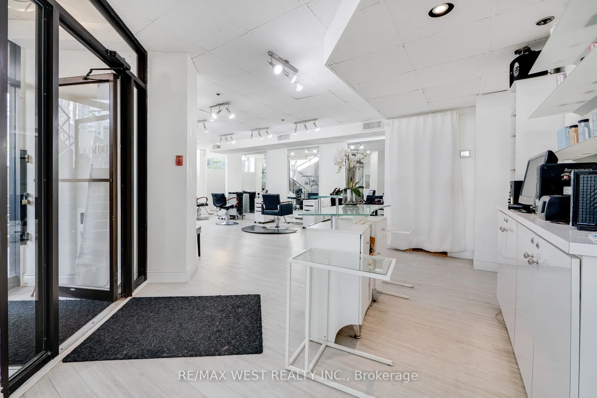 1300 Bay Street