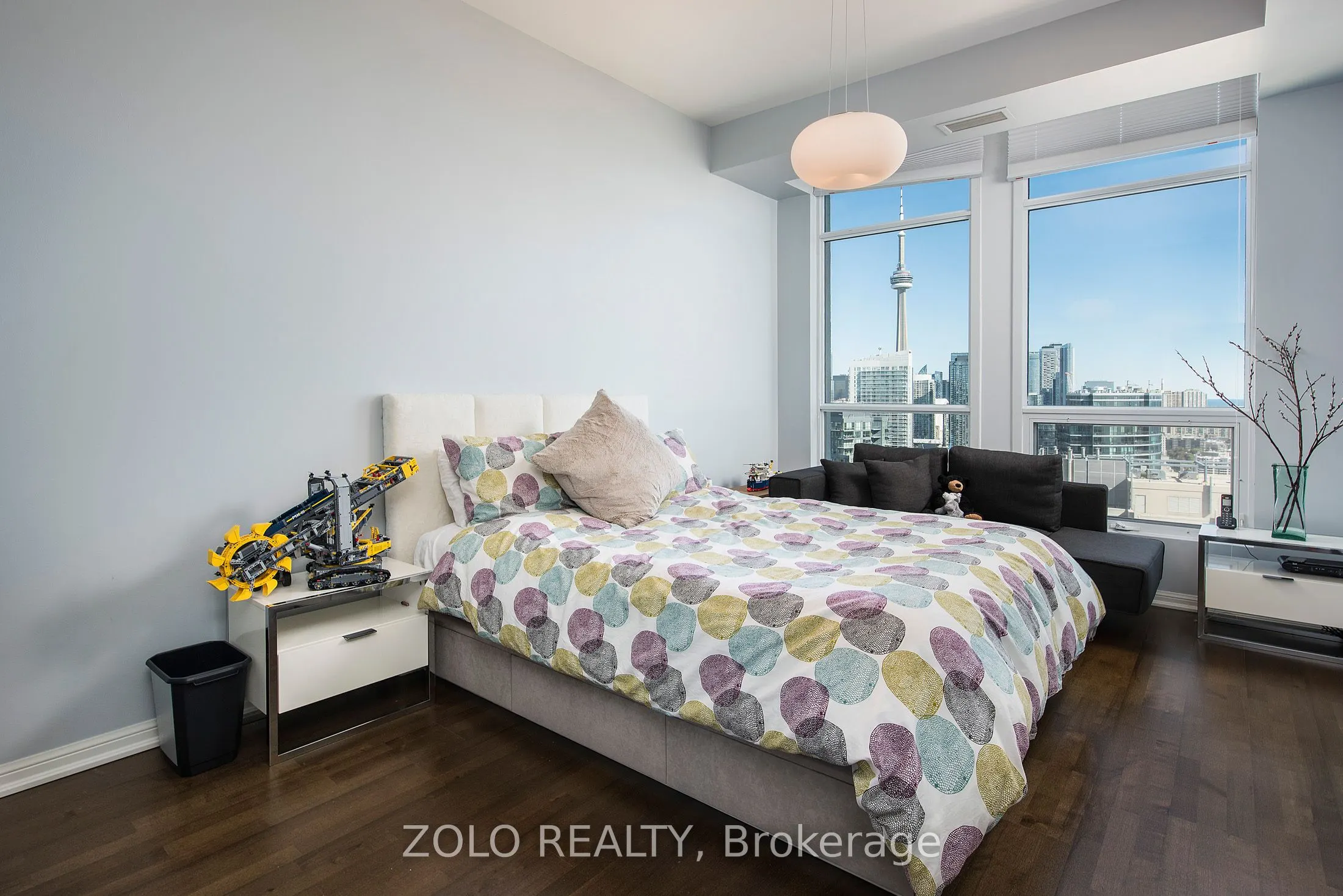628 Fleet Street, #3403