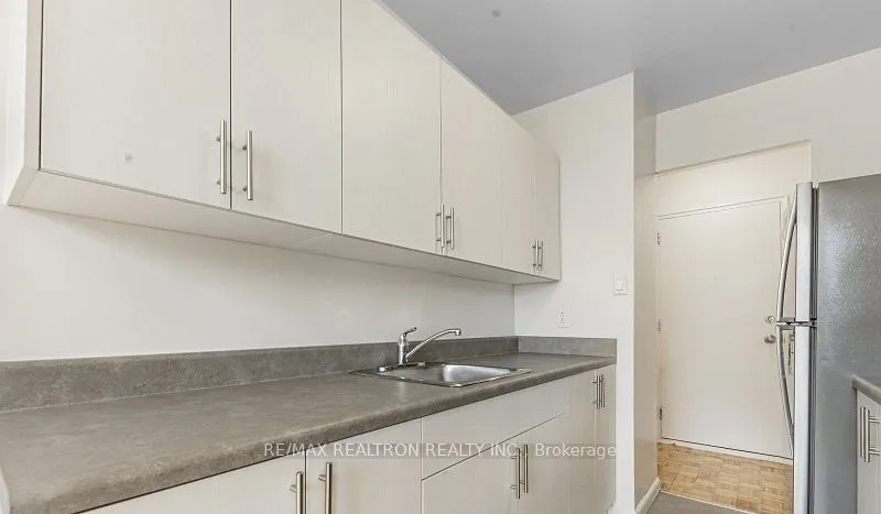 2895 Bathurst Street, #101