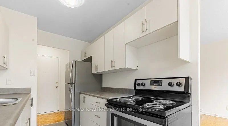 2895 Bathurst Street, #101