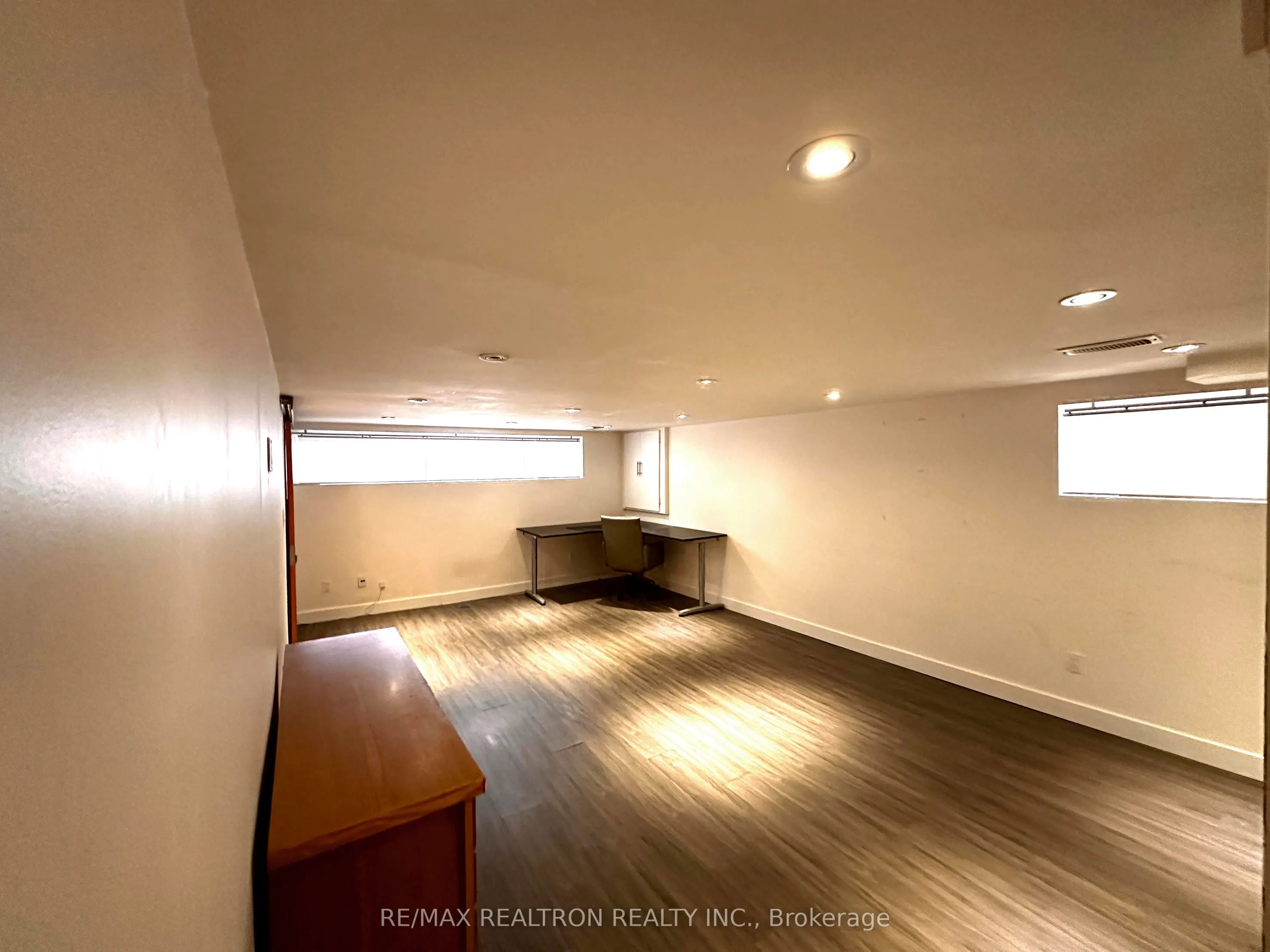 261 Hollywood Avenue