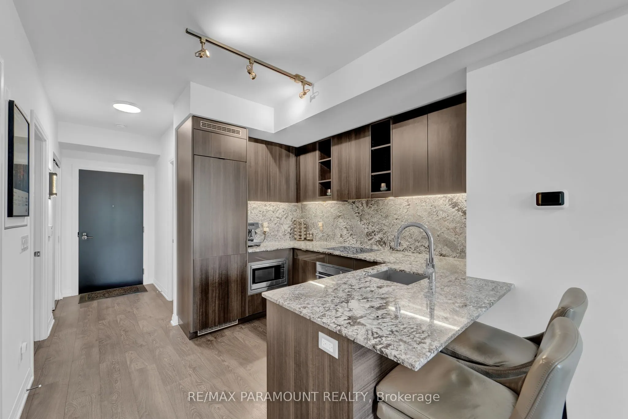 101 Erskine Avenue, #418