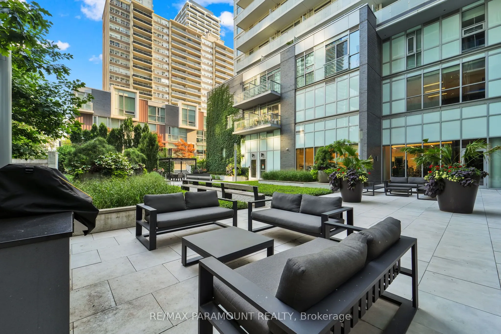 101 Erskine Avenue, #418