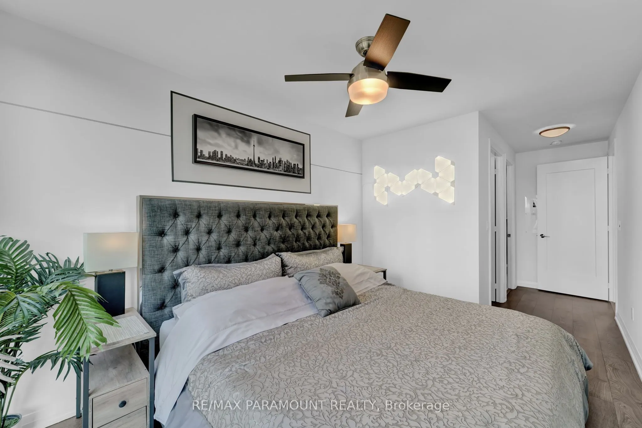 101 Erskine Avenue, #418
