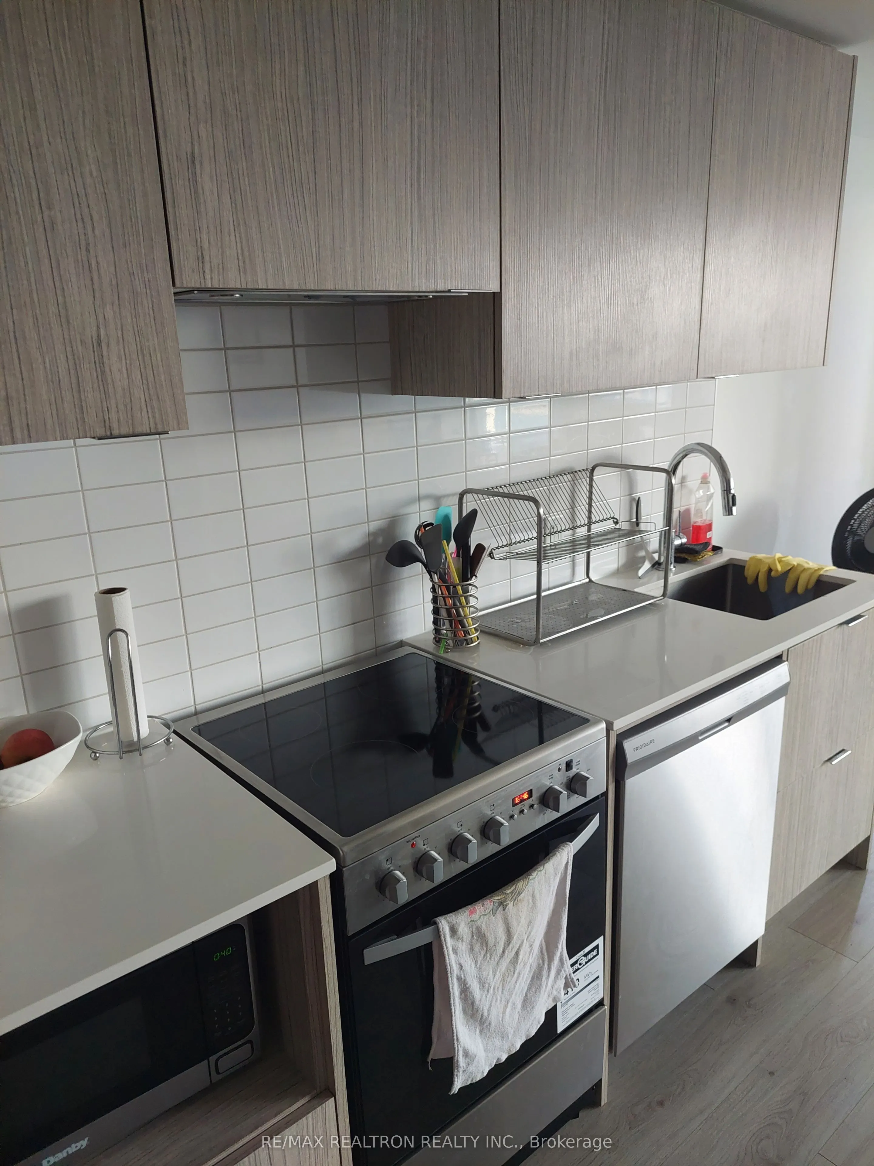 395 Bloor Street E, #2512