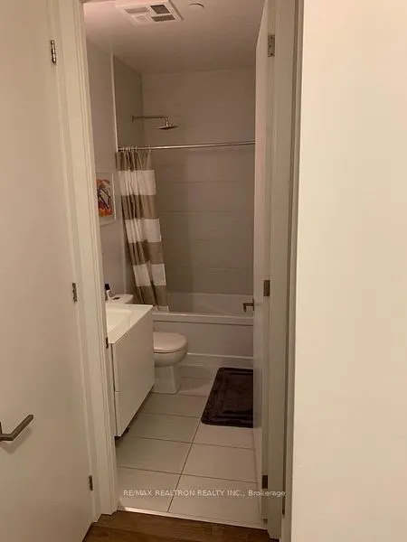 111 St Clair Avenue W, #1127