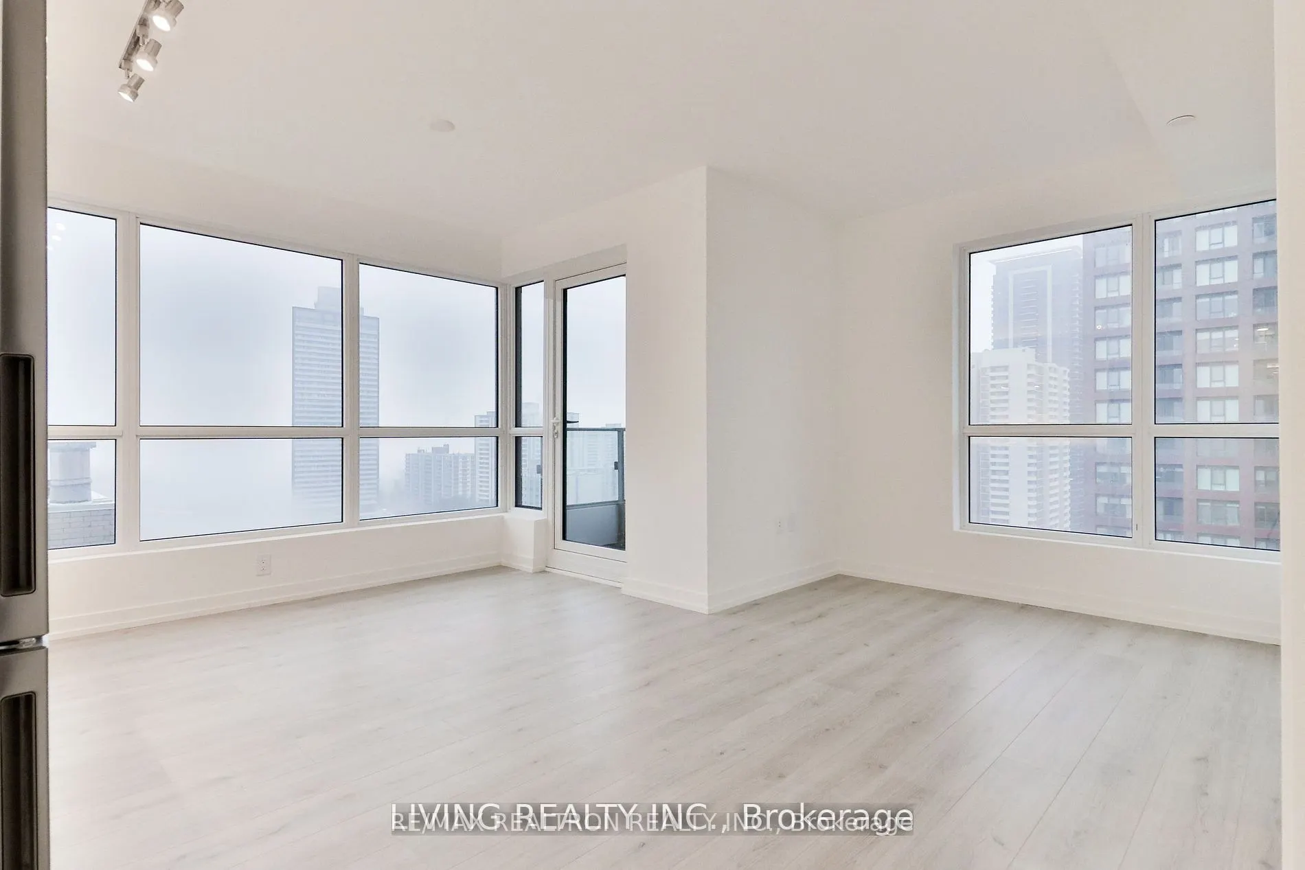 395 Bloor Street E, #1611