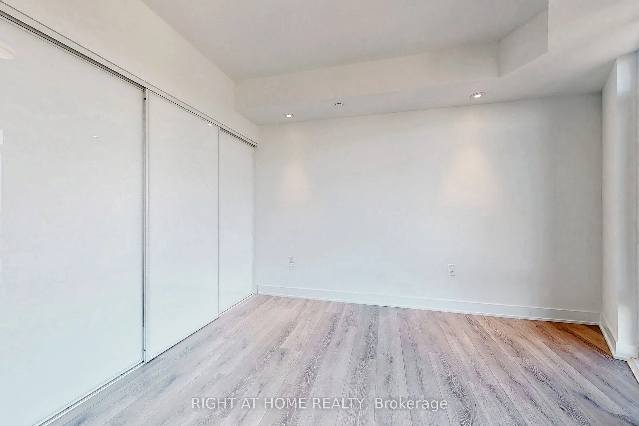575 Bloor Street E, #3103