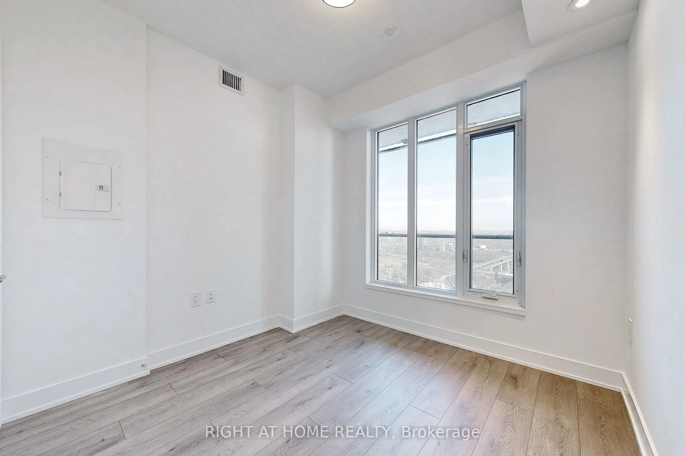 575 Bloor Street E, #3103