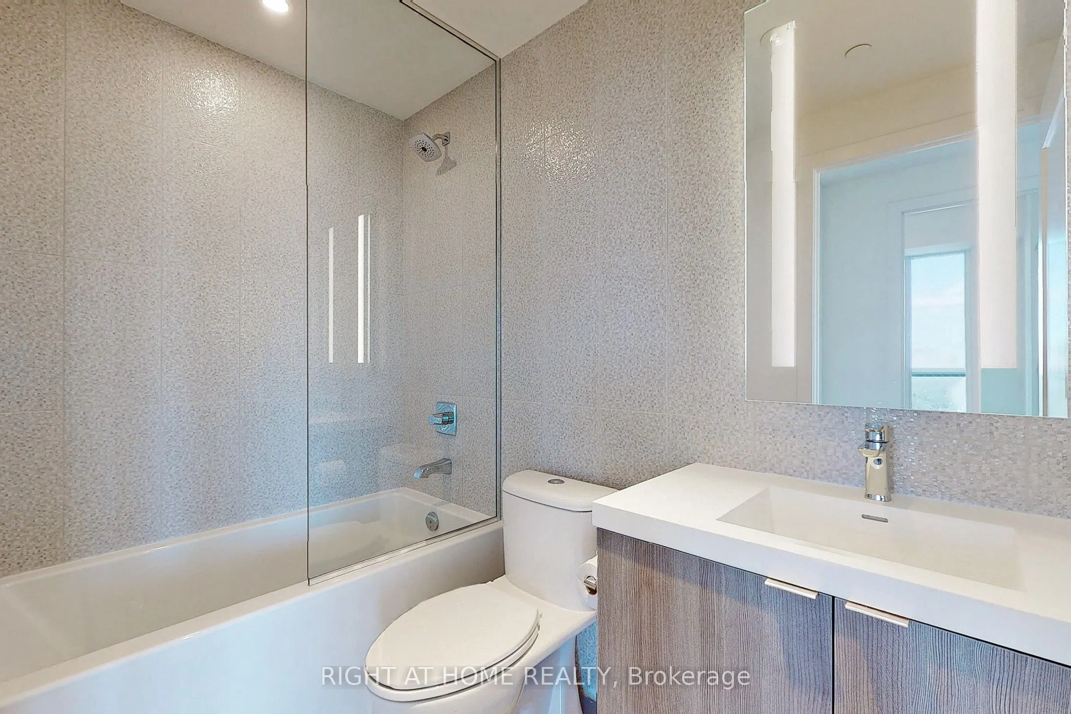 575 Bloor Street E, #3103